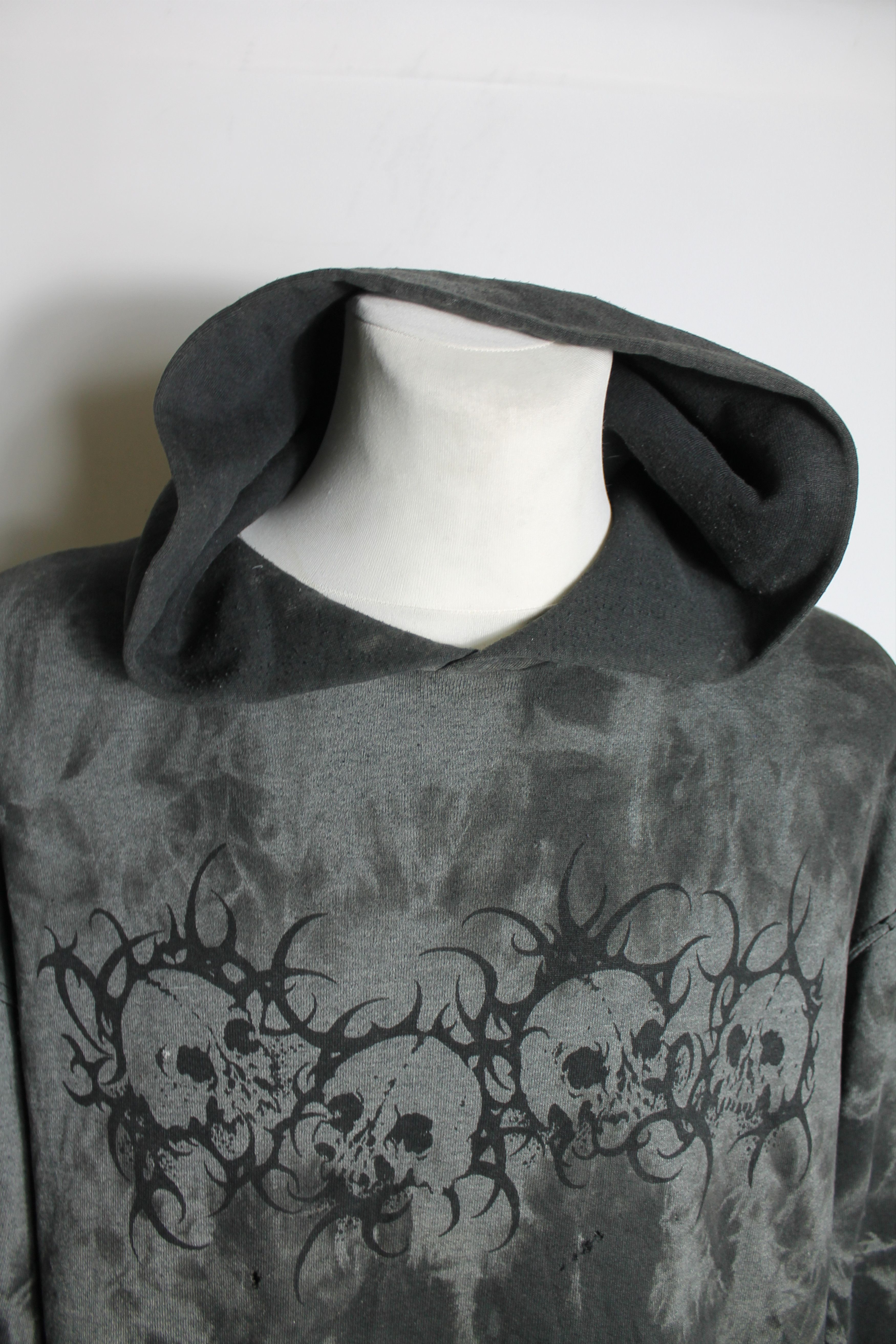 Other vintage Skulls TRASHED hoodie worn faded Black / gray Size US XXL / EU 58 / 5 - 9 Thumbnail