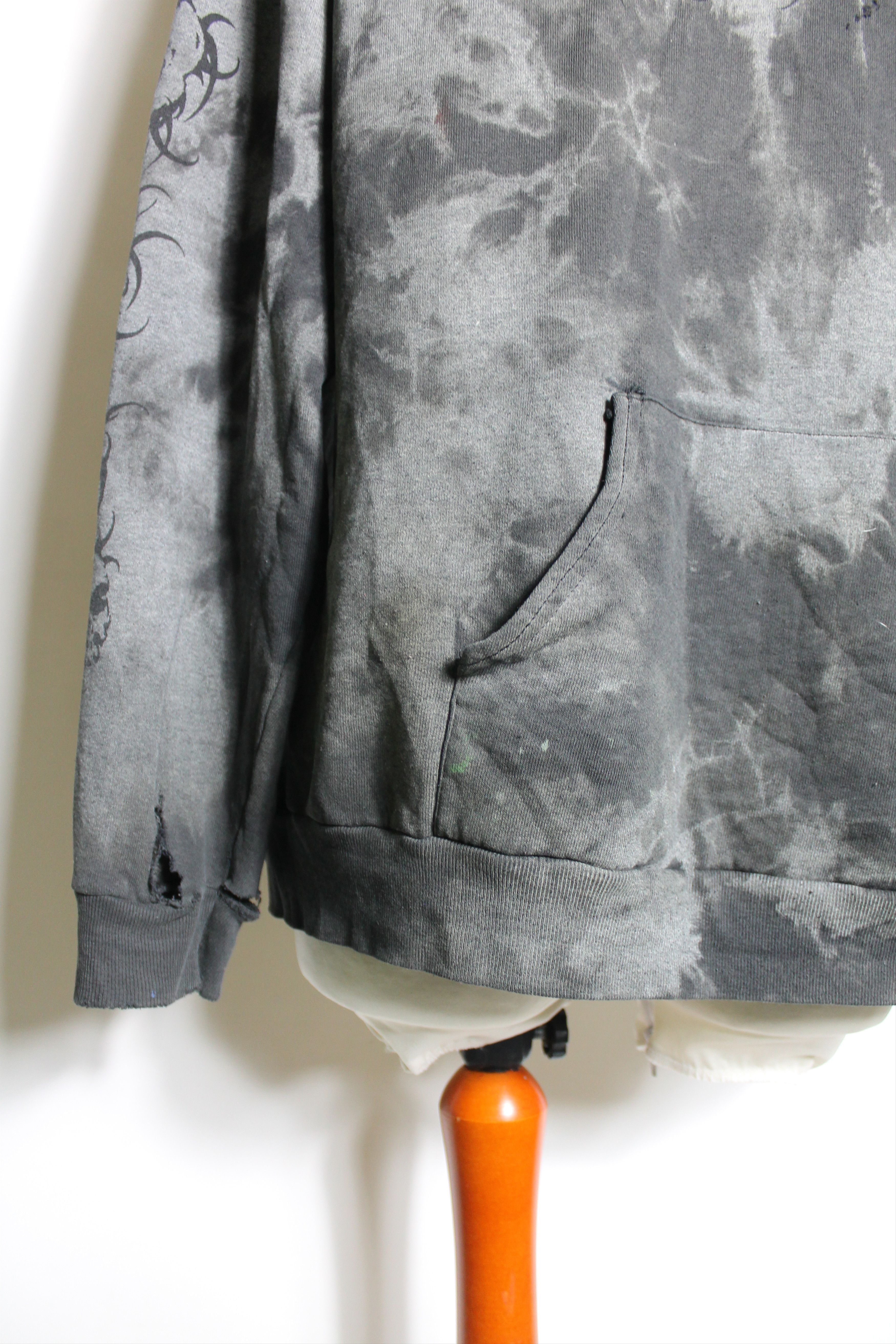 Other vintage Skulls TRASHED hoodie worn faded Black / gray Size US XXL / EU 58 / 5 - 3 Thumbnail