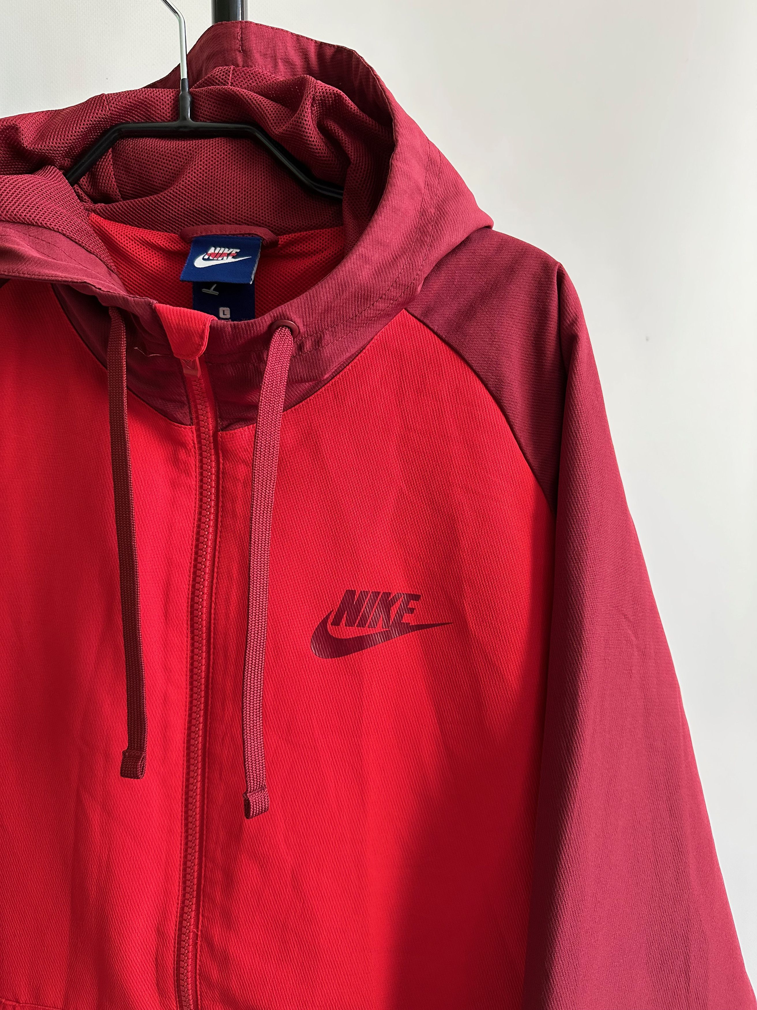 Nike Nike red hooded zipper light jacket windbreaker Size US L / EU 52-54 / 3 - 2 Thumbnail