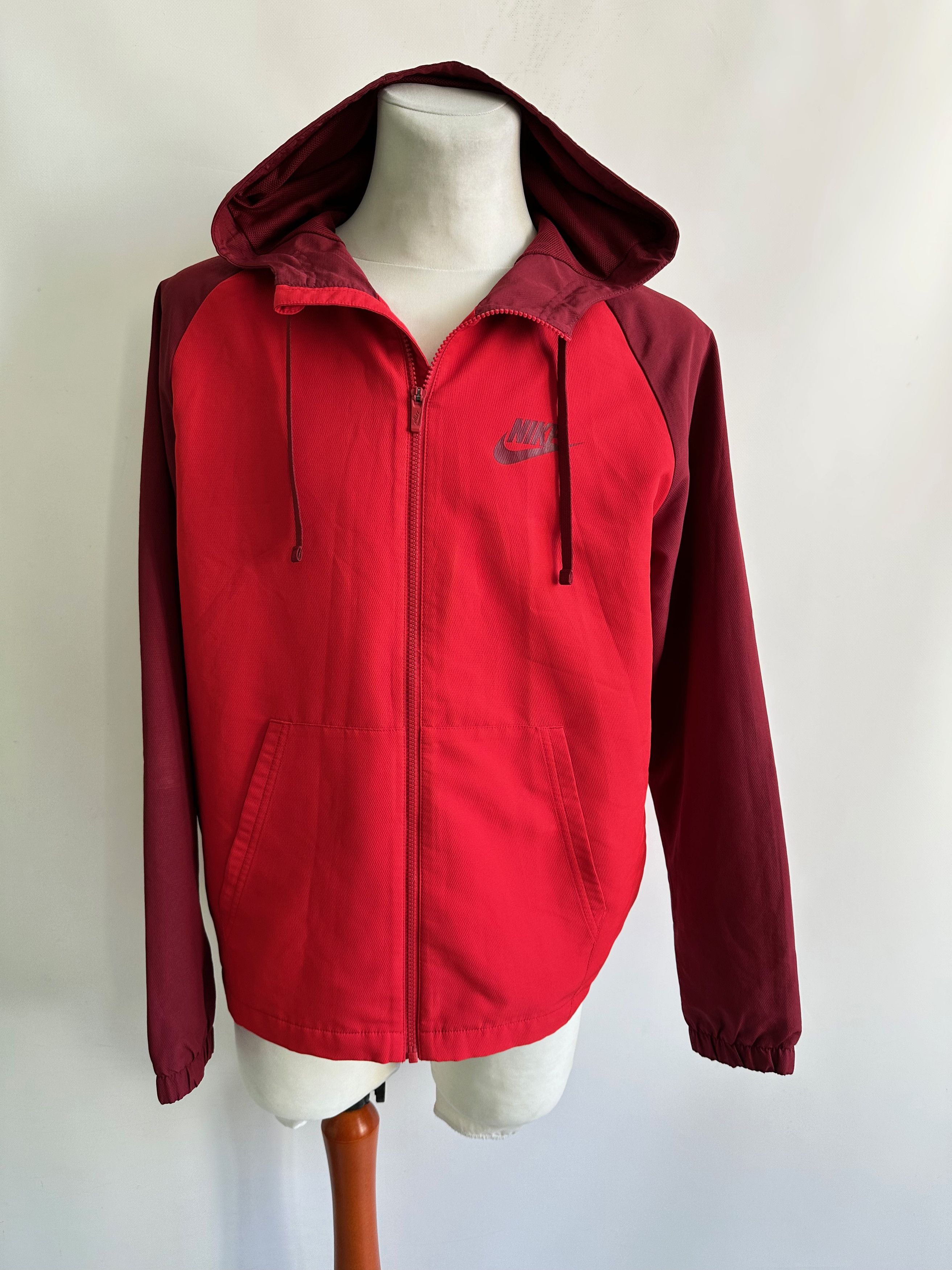 Nike Nike red hooded zipper light jacket windbreaker Size US L / EU 52-54 / 3 - 6 Thumbnail