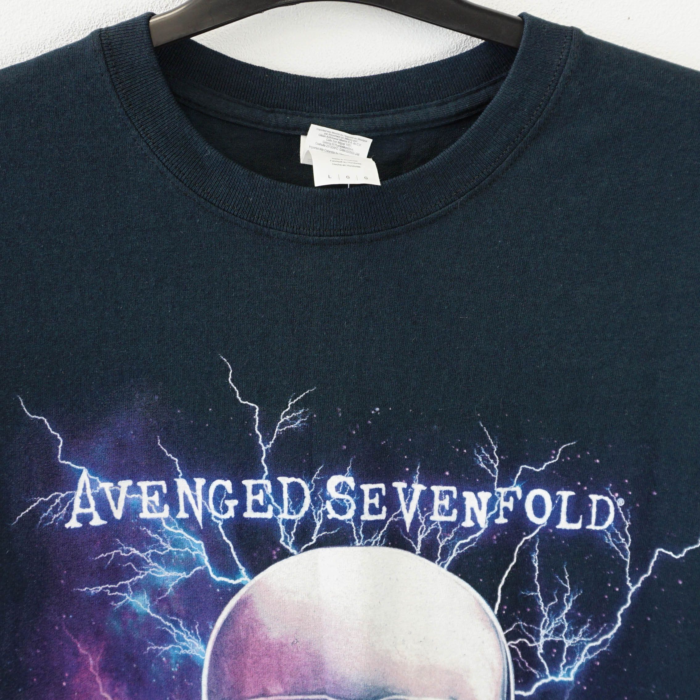 Band Tees Avenged Sevenfold World Tour 2017 Graphic Tee Size US L / EU 52-54 / 3 - 2 Thumbnail