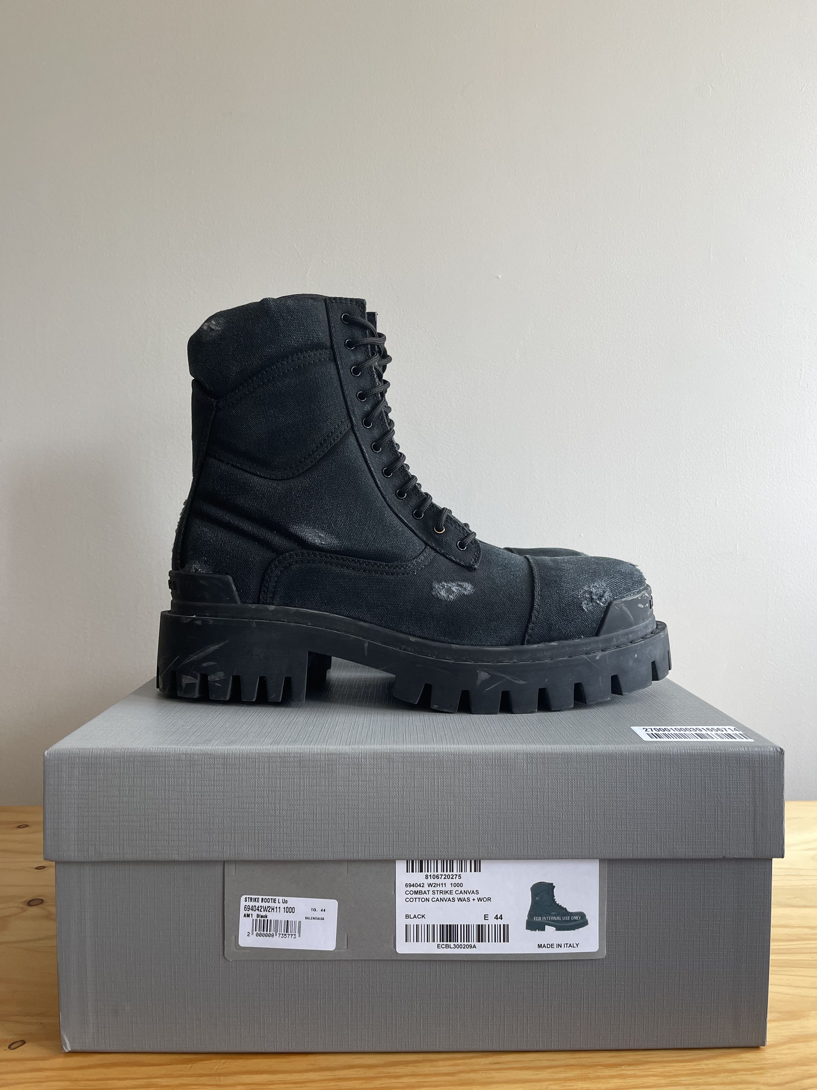 Balenciaga strike combat boot. Balenciaga strike boot. Balenciaga strike boots. Balenciaga combat boots. Balenciaga strike boot.