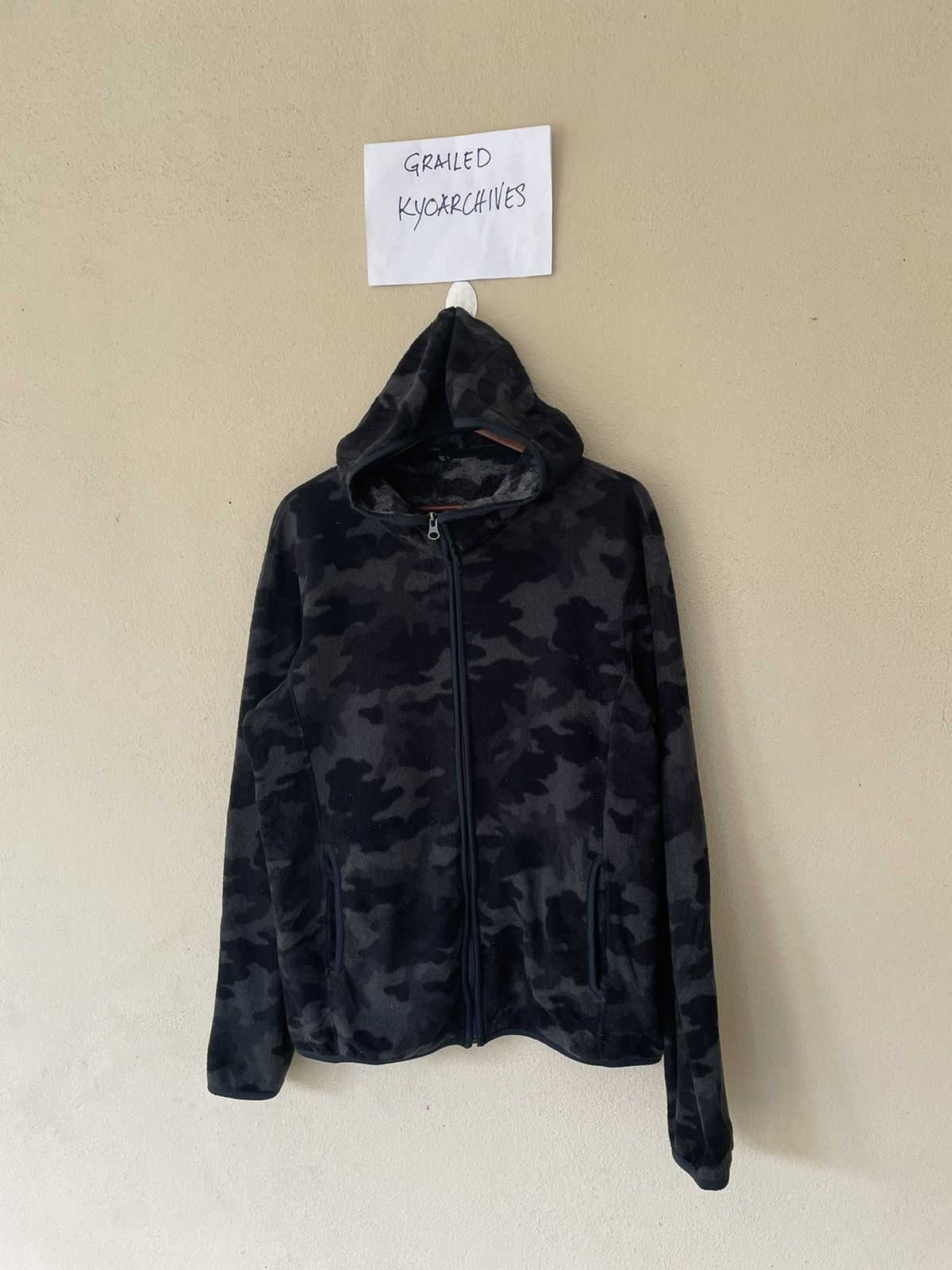 Japanese Brand × Uniqlo UNIQLO CAMO FLEECE JACKET Size US L / EU 52-54 / 3 - 2 Thumbnail