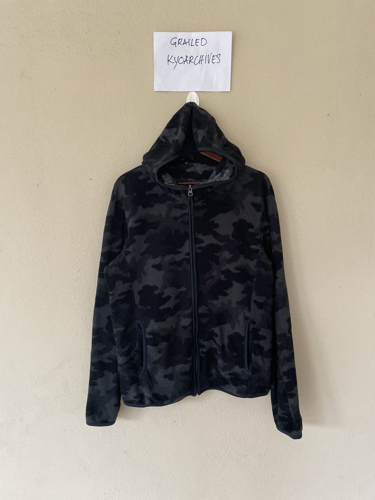 Japanese Brand × Uniqlo UNIQLO CAMO FLEECE JACKET Size US L / EU 52-54 / 3 - 1 Thumbnail