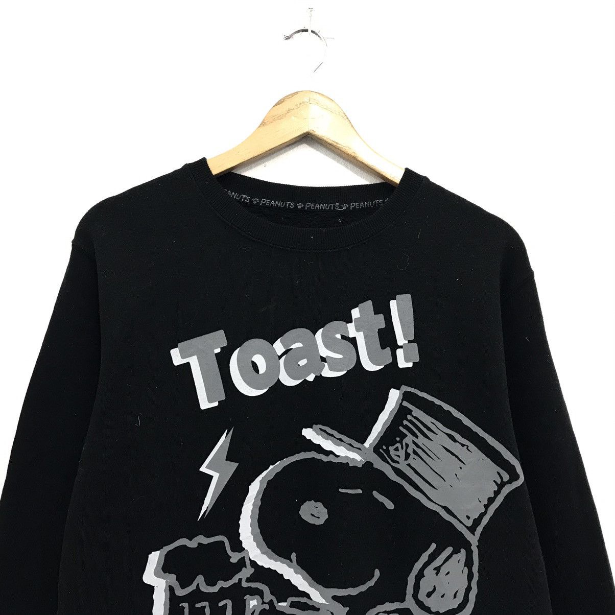 Cartoon Network × Disney × Peanuts Peanuts Snoopy Sweatshirt Crewneck Toast Peanuts Snoopy Size US M / EU 48-50 / 2 - 2 Thumbnail