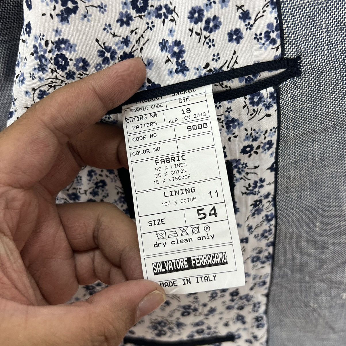 Salvatore Ferragamo VINTAGE SALVATORE FERRAGAMO CHORE JACKET MADE IN ITALY Size US L / EU 52-54 / 3 - 11 Thumbnail