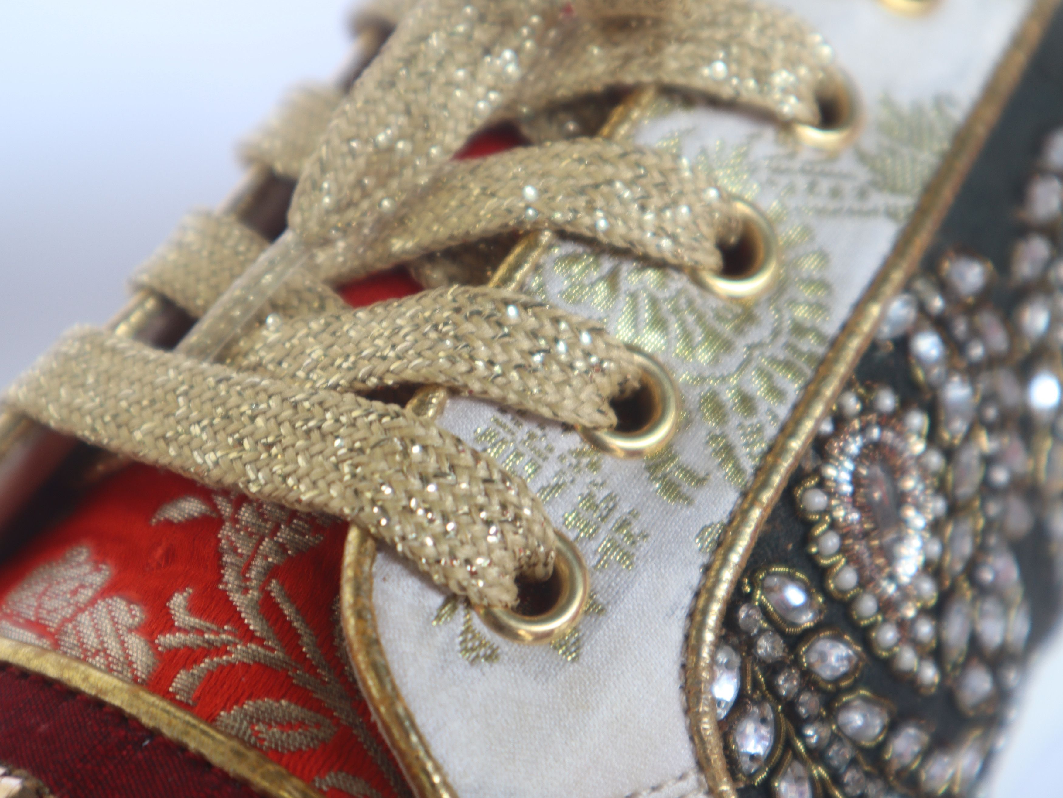 Christian Louboutin Christian Louboutin x Sabyasachi Sneakers Ultra Rare Size US 9 / EU 42 - 14 Thumbnail