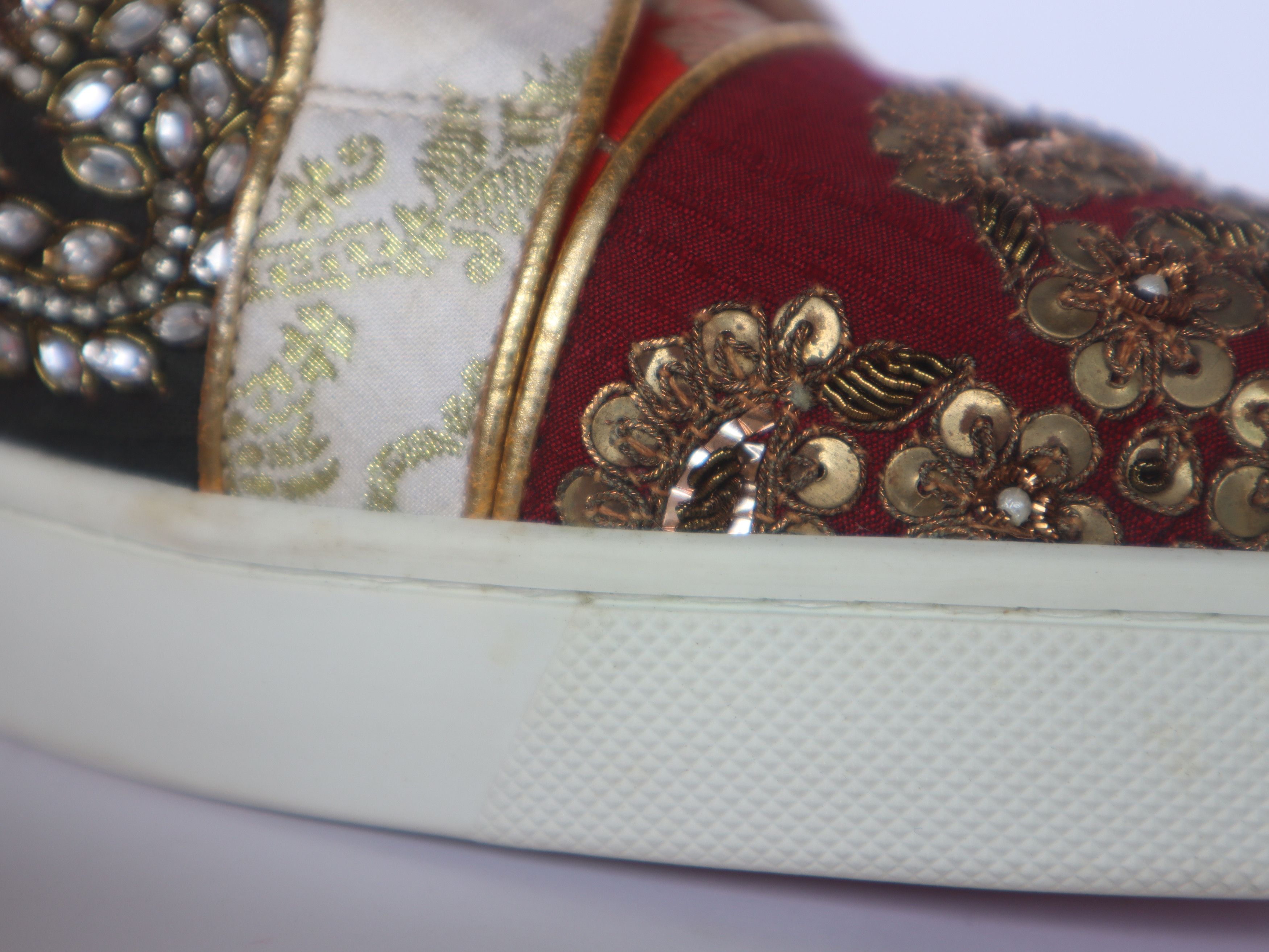 Christian Louboutin Christian Louboutin x Sabyasachi Sneakers Ultra Rare Size US 9 / EU 42 - 8 Thumbnail