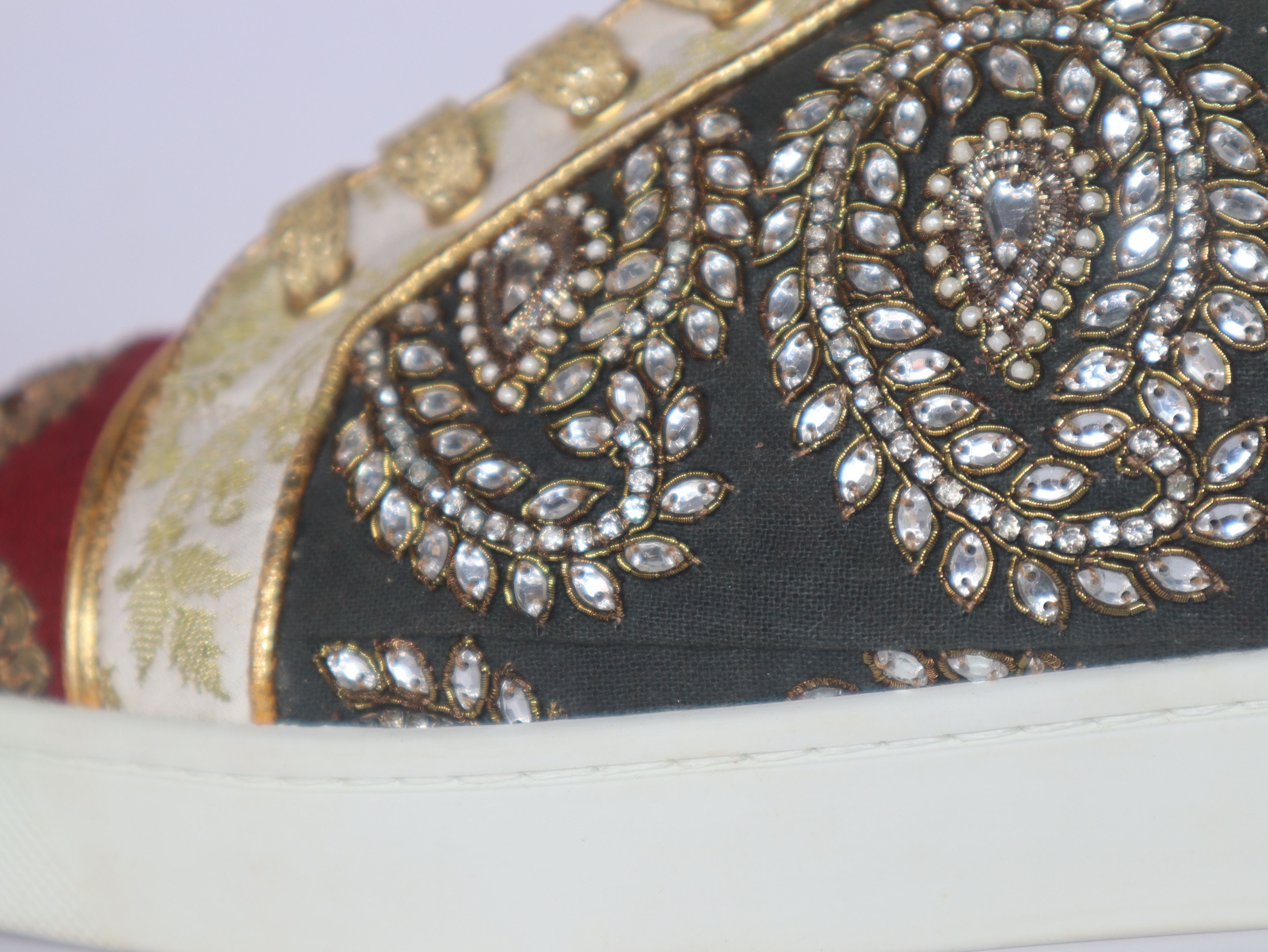 Christian Louboutin Christian Louboutin x Sabyasachi Sneakers Ultra Rare Size US 9 / EU 42 - 3 Thumbnail