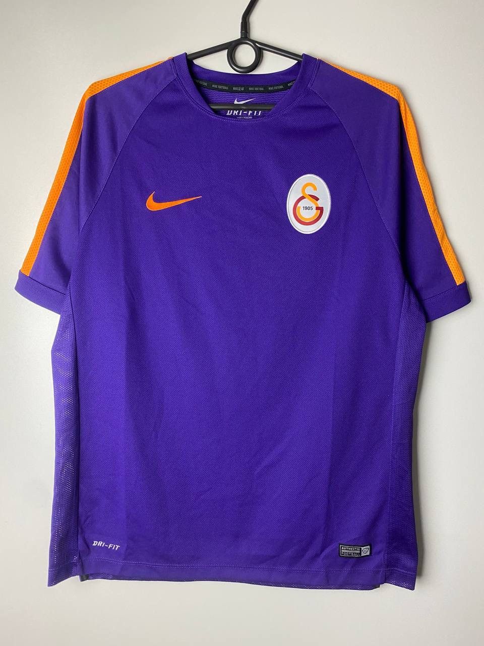 Vintage Nike Galatasaray vintage t-shirt size L Size US L / EU 52-54 / 3 - 1 Thumbnail