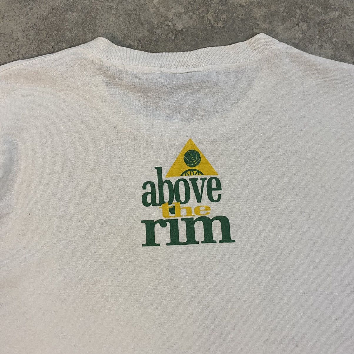 Above the Rim Vintage 90’s Shawn Kemp Above The Rim Graphic T-Shirt Size US M / EU 48-50 / 2 - 12 Thumbnail