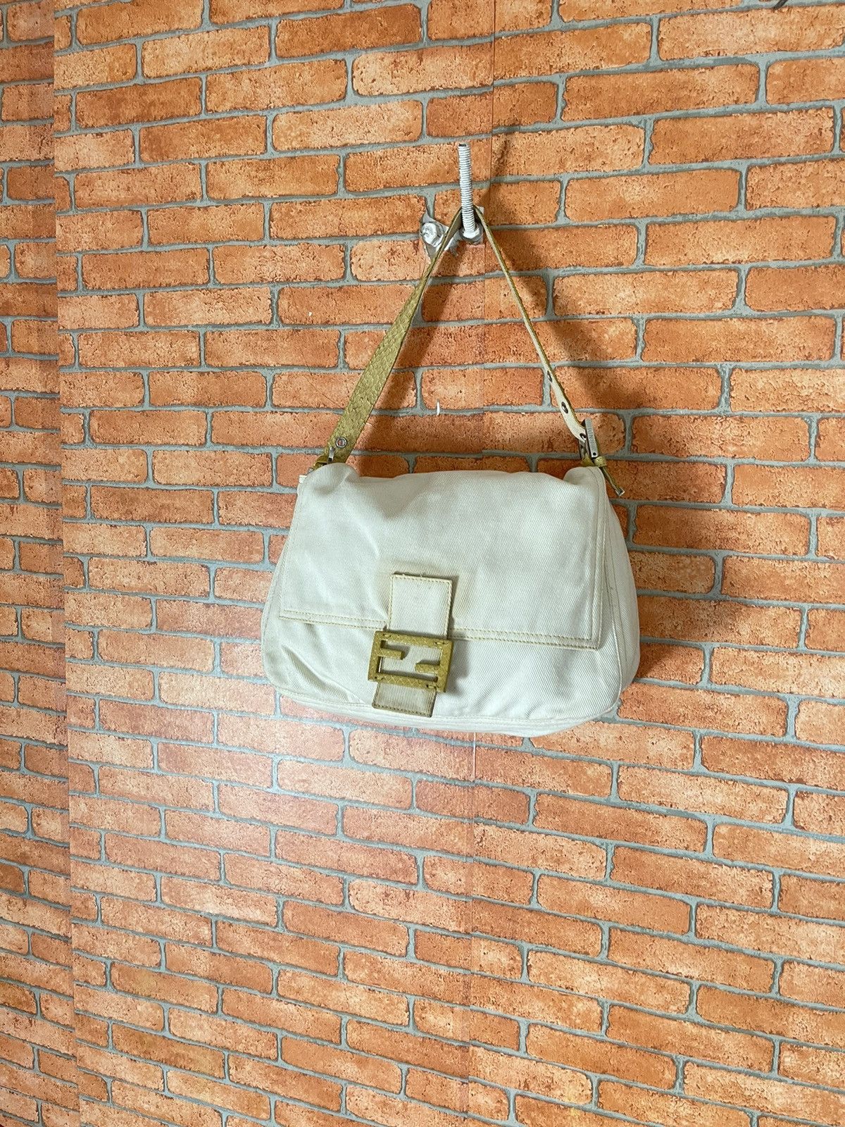 Fendi 🔥 Fendi Mamma Forever Baguette white Bag Size ONE SIZE - 3 Thumbnail