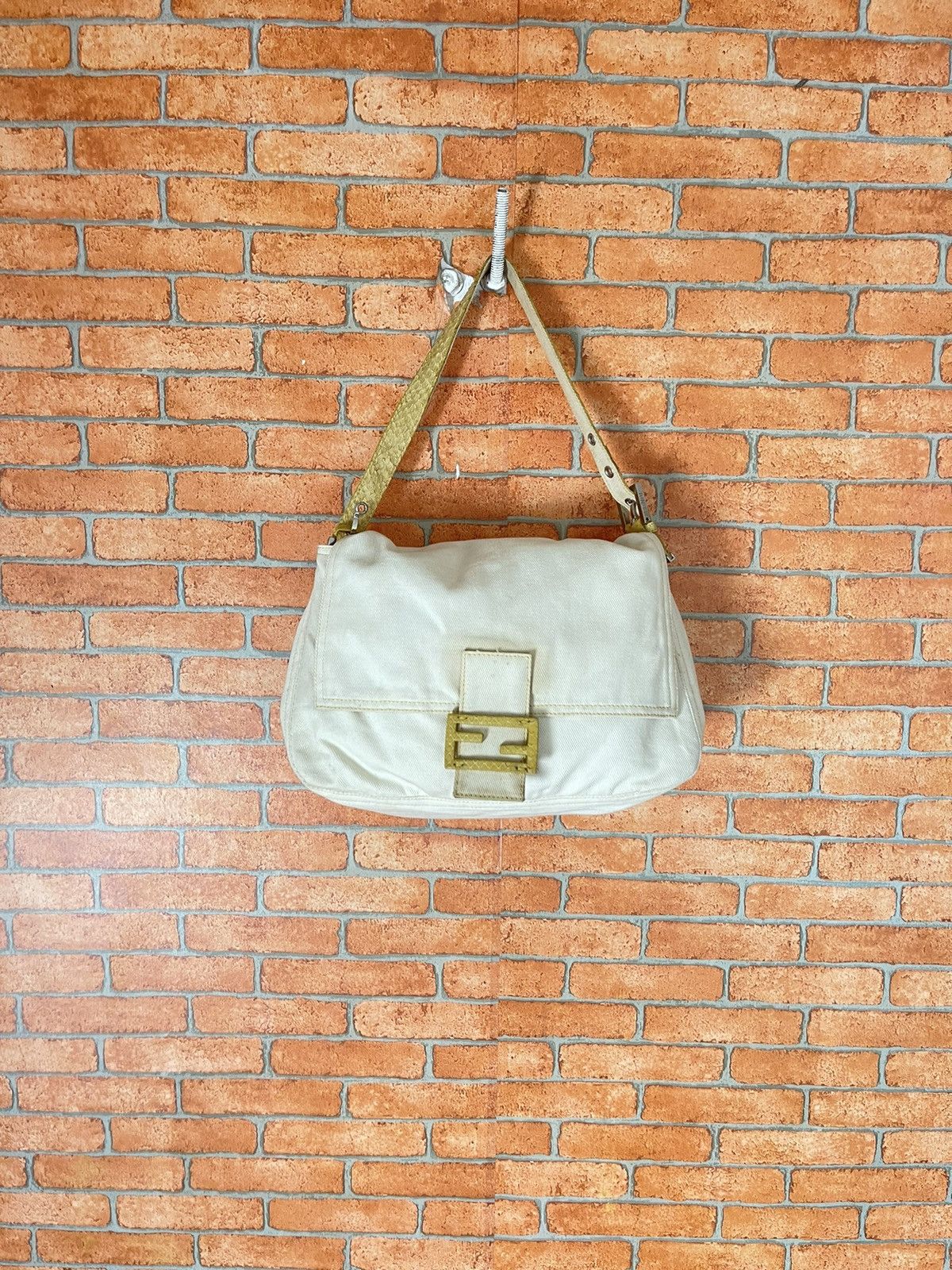 Fendi 🔥 Fendi Mamma Forever Baguette white Bag Size ONE SIZE - 1 Thumbnail