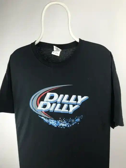 Band Tees Dilly dilly T-shirt band tee vintage size XLarge Size US XL / EU 56 / 4 - 4 Thumbnail