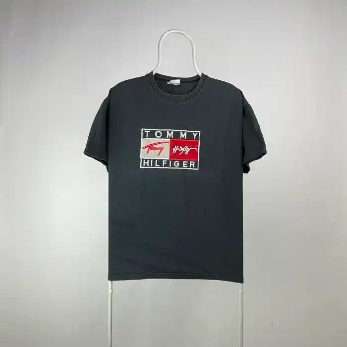Tommy Hilfiger Tommy hilfiger T-shirt vintage embroidered logo size Large Size US L / EU 52-54 / 3 - 1 Thumbnail