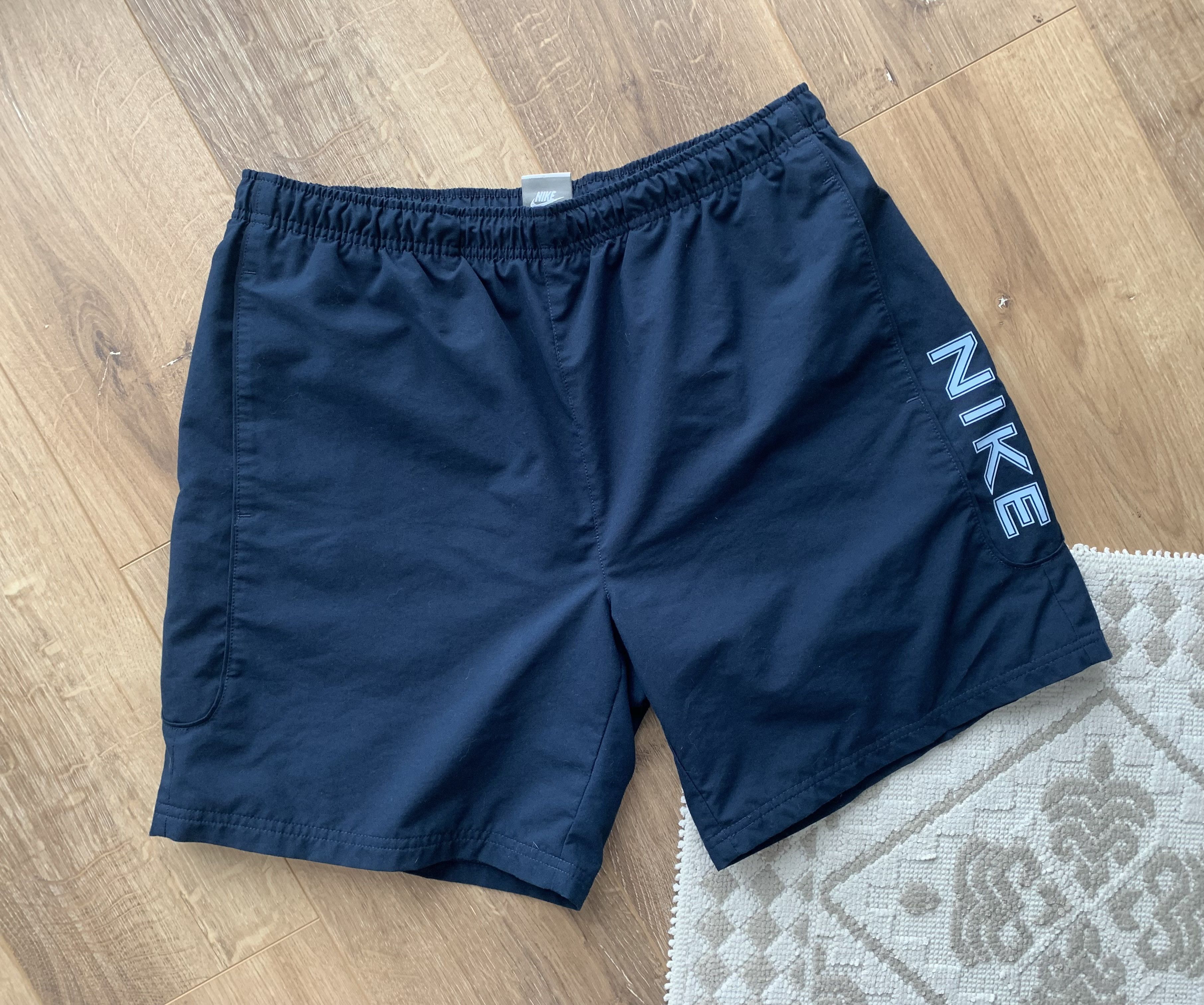 Nike Vintage Nike logo sport shorts Size US 34 / EU 50 - 1 Thumbnail