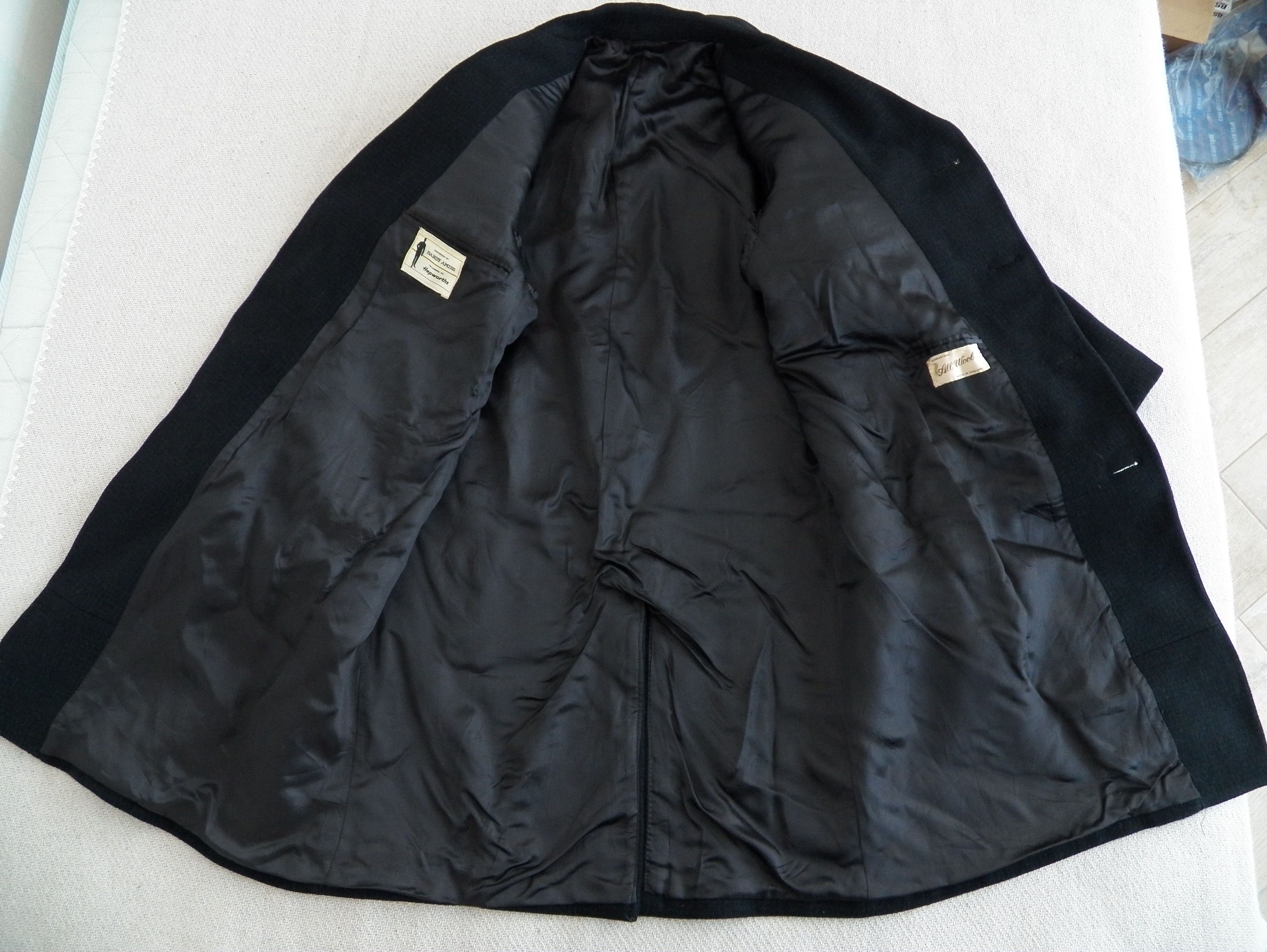 Hardy Amies Vintage Hardy Amies by Hepworths COAT US/UK40 EU50 wool Size US M / EU 48-50 / 2 - 3 Thumbnail