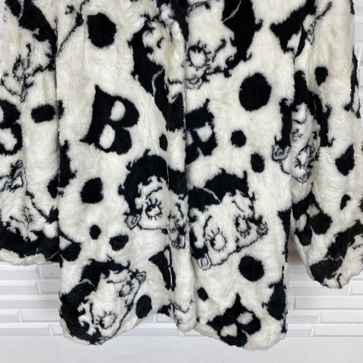Vintage ☀️Vintage Betty Boop fur coat Size US M / EU 48-50 / 2 - 6 Thumbnail