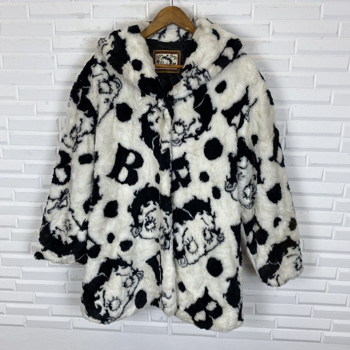 Vintage ☀️Vintage Betty Boop fur coat Size US M / EU 48-50 / 2 - 4 Thumbnail