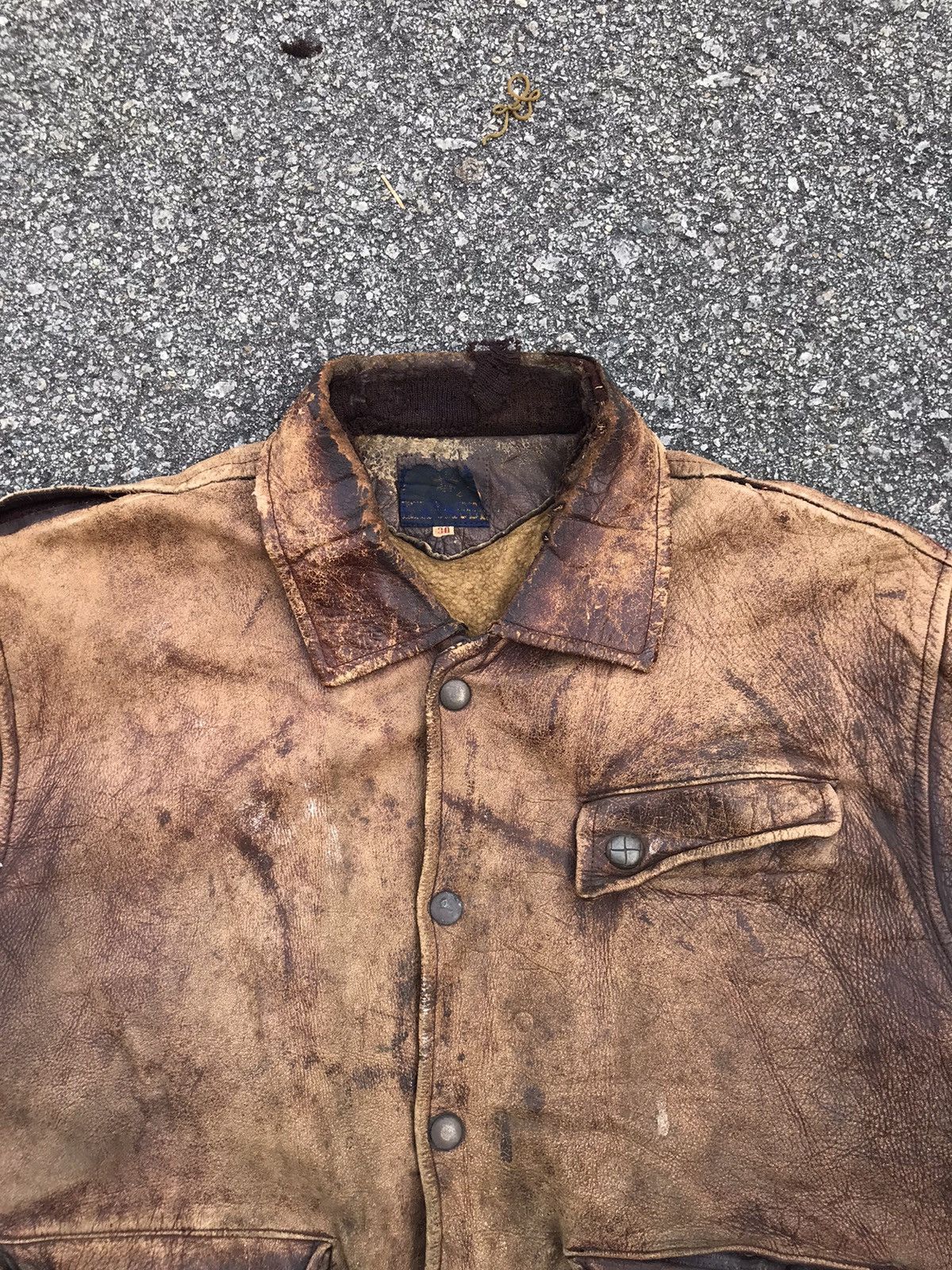 Vintage Vintage Distressed Rare Design Leather Jacket Size US L / EU 52-54 / 3 - 6 Thumbnail