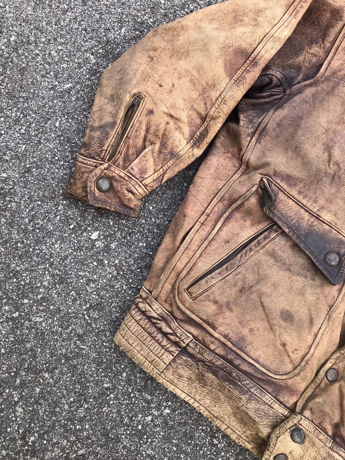 Vintage Vintage Distressed Rare Design Leather Jacket Size US L / EU 52-54 / 3 - 4 Thumbnail