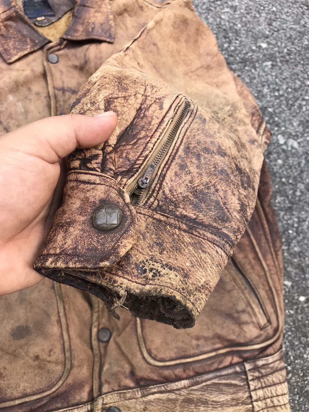 Vintage Vintage Distressed Rare Design Leather Jacket Size US L / EU 52-54 / 3 - 10 Thumbnail