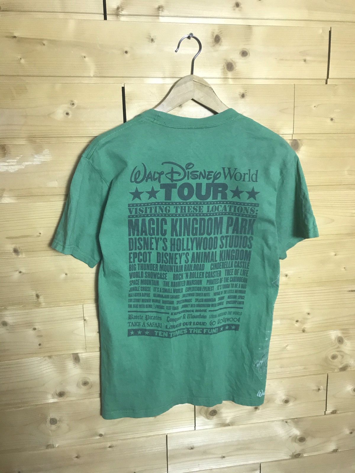 Disney 2010 Disney tour t-shirt Size US S / EU 44-46 / 1 - 8 Thumbnail