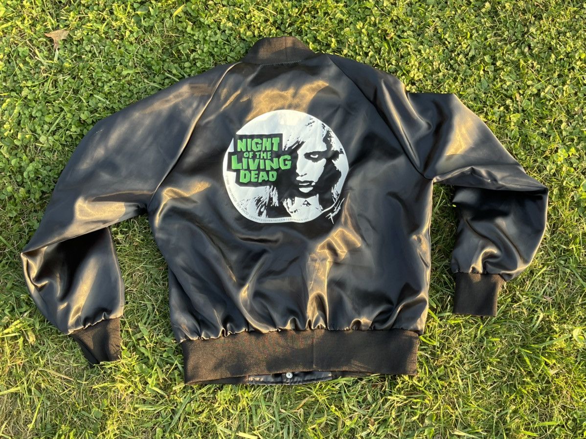 Vintage Vintage 1990 Horror Night of the Living Dead Bomber Jacket Size US L / EU 52-54 / 3 - 2 Thumbnail