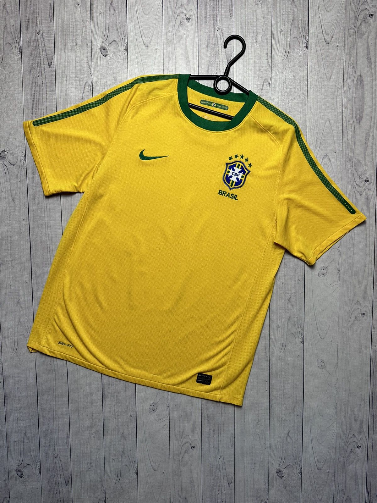 Nike × Vintage Vintage Nike Brasil soccer jersey size L Brazil Size US L / EU 52-54 / 3 - 1 Thumbnail