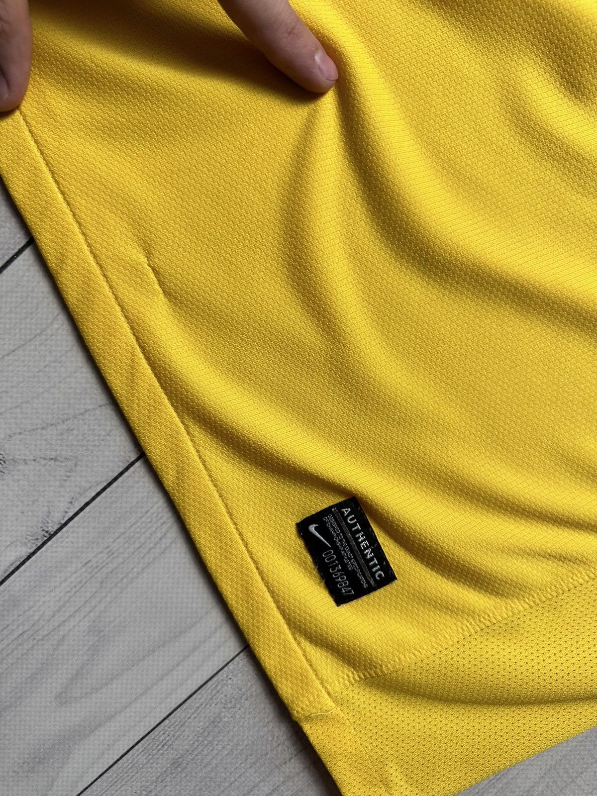 Nike × Vintage Vintage Nike Brasil soccer jersey size L Brazil Size US L / EU 52-54 / 3 - 5 Thumbnail