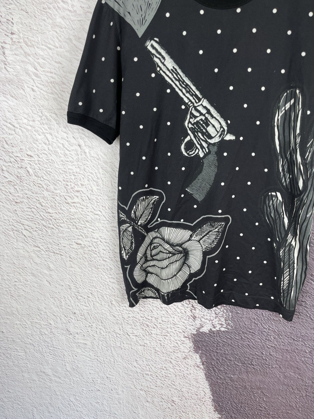 Dolce & Gabbana Dolce & Gabbana Gun n Rose printed dot pattern tee shirt Size US S / EU 44-46 / 1 - 4 Thumbnail