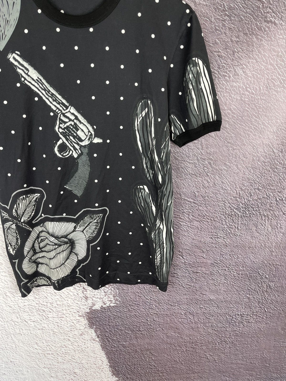 Dolce & Gabbana Dolce & Gabbana Gun n Rose printed dot pattern tee shirt Size US S / EU 44-46 / 1 - 5 Thumbnail