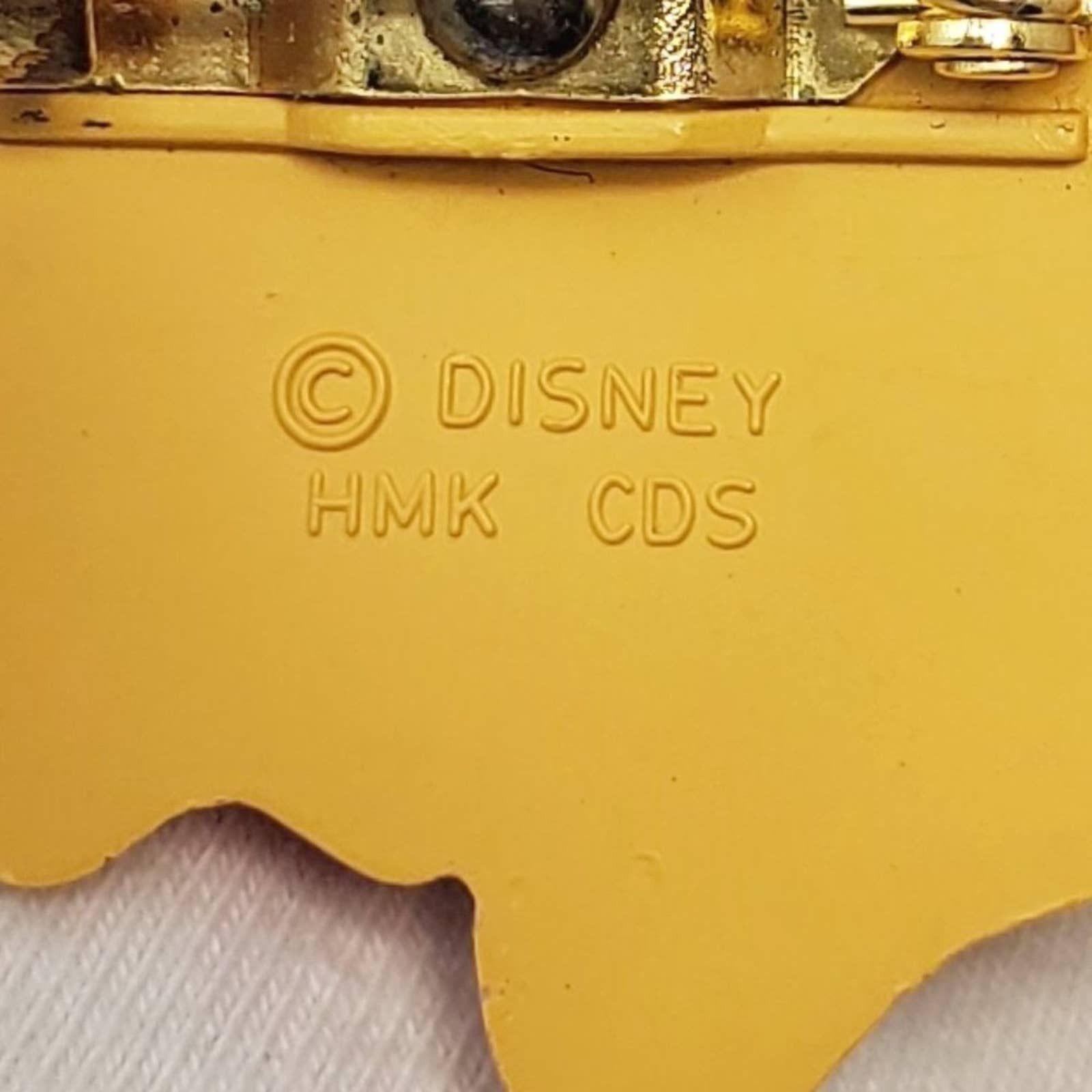 Disney VTG Disney X Hallmark Winnie the Pooh Pink Heart Brooch Size ONE SIZE - 9 Thumbnail