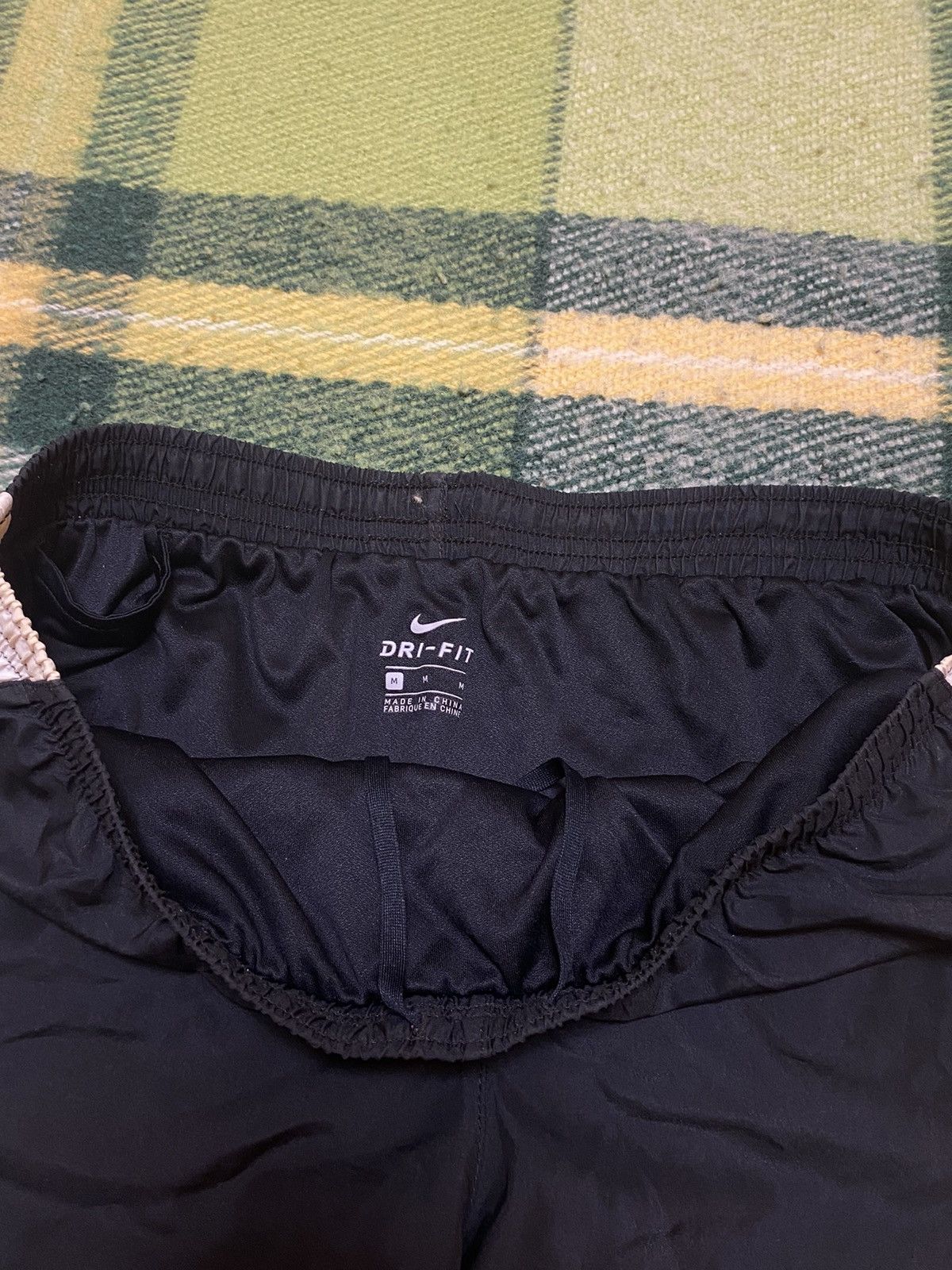 Nike Vintage Nike shorts streetwear swoosh casual y2k size M Size US 32 / EU 48 - 3 Thumbnail
