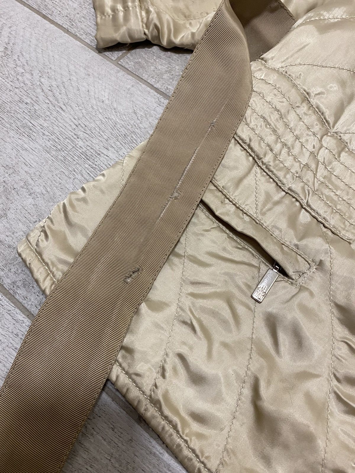 Moncler × Vintage Moncler Vintage Beige Zip Jacket With Women’s Belt Size ONE SIZE - 13 Thumbnail