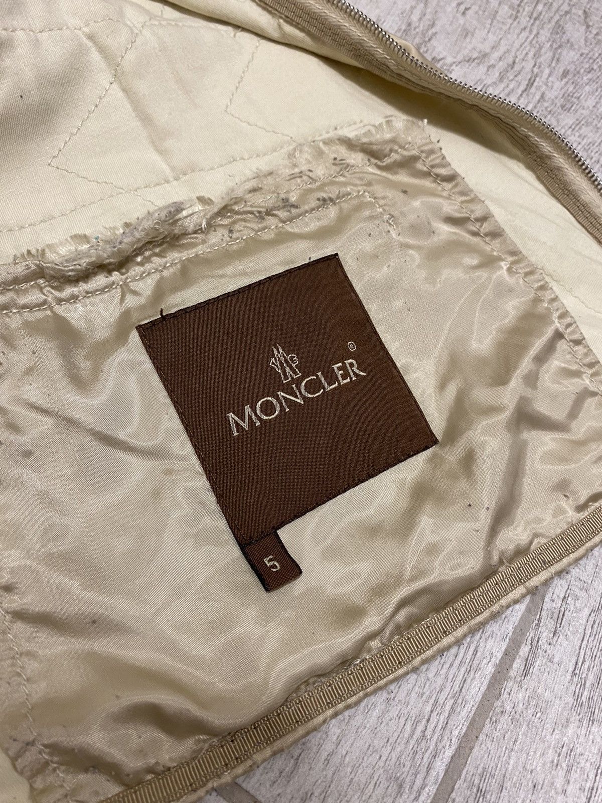 Moncler × Vintage Moncler Vintage Beige Zip Jacket With Women’s Belt Size ONE SIZE - 24 Thumbnail