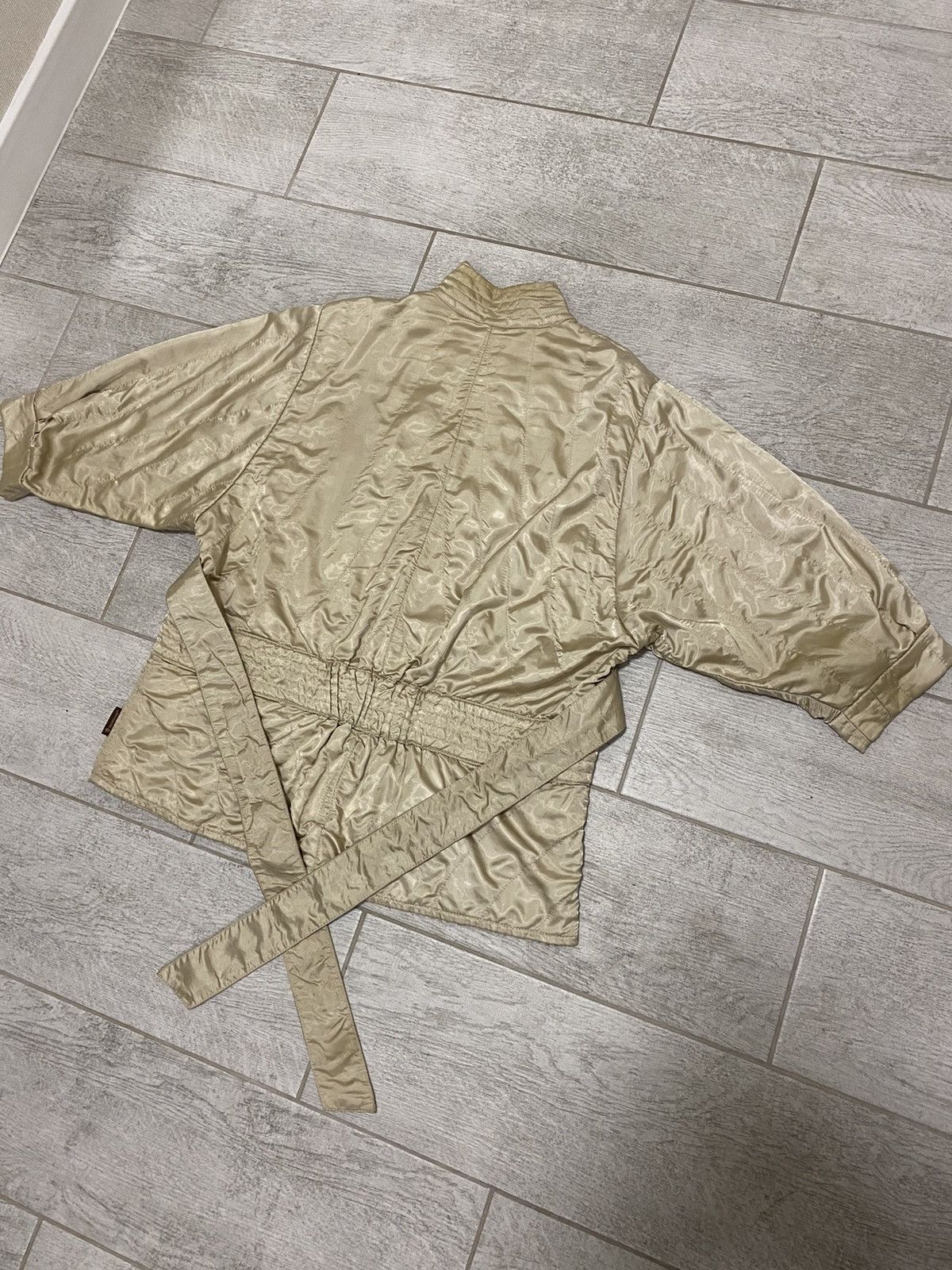 Moncler × Vintage Moncler Vintage Beige Zip Jacket With Women’s Belt Size ONE SIZE - 18 Thumbnail