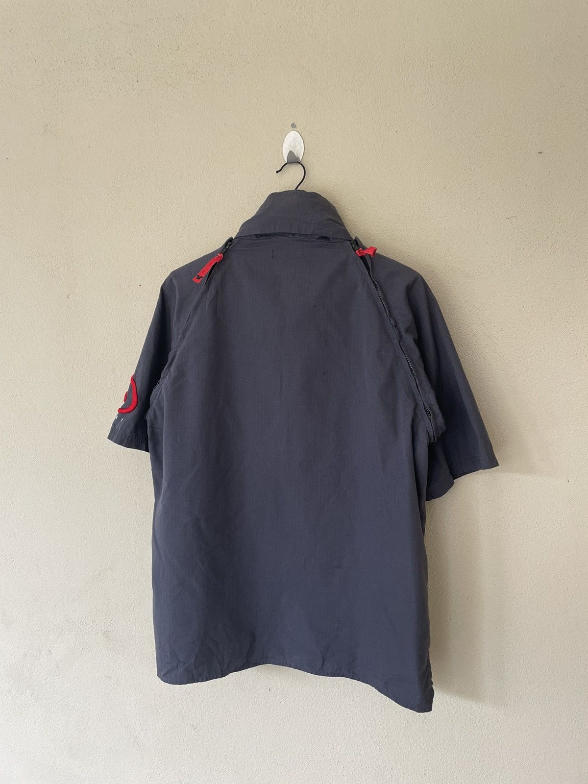 Disney × Japanese Brand × Mickey Mouse DETACHABLE TOKYO DISNEYLAND UTILITIES JACKET Size US L / EU 52-54 / 3 - 8 Thumbnail