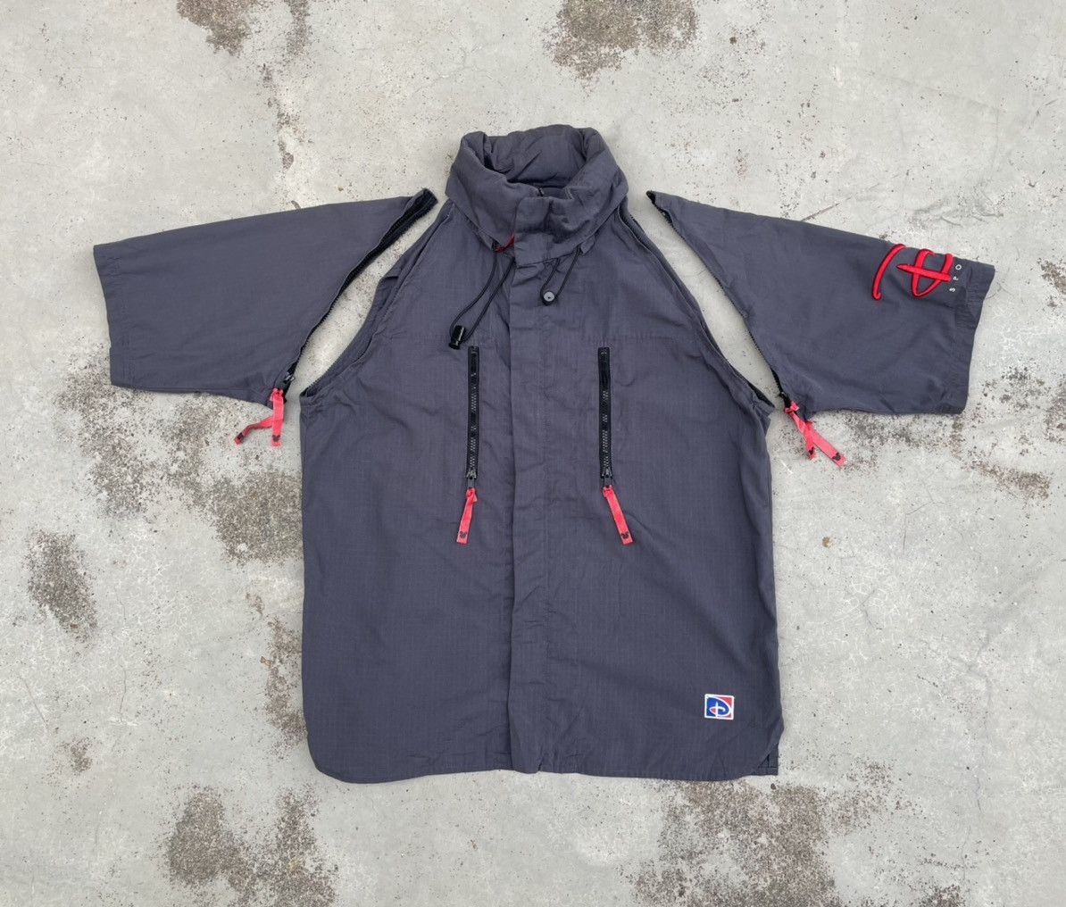 Disney × Japanese Brand × Mickey Mouse DETACHABLE TOKYO DISNEYLAND UTILITIES JACKET Size US L / EU 52-54 / 3 - 2 Thumbnail