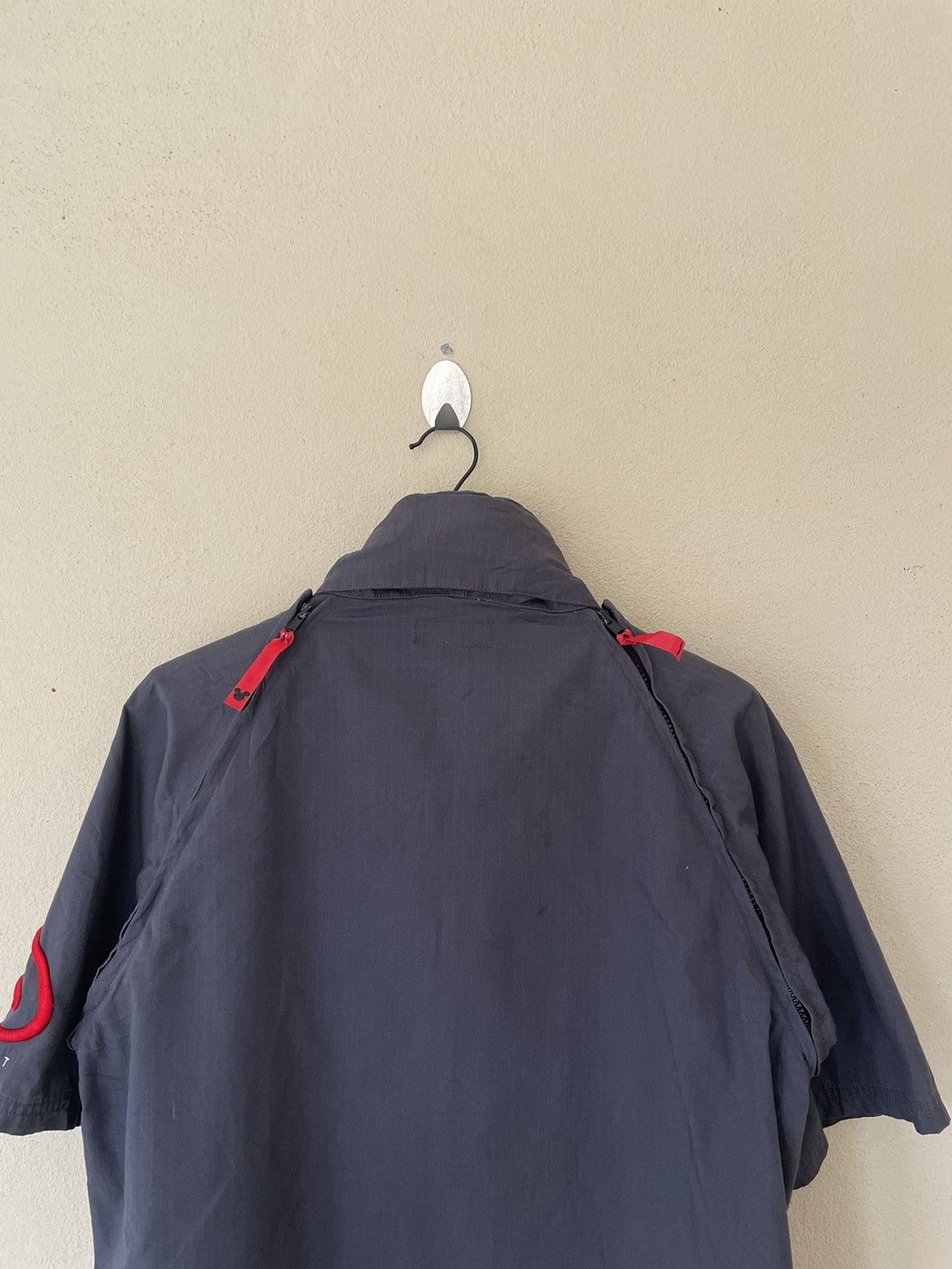 Disney × Japanese Brand × Mickey Mouse DETACHABLE TOKYO DISNEYLAND UTILITIES JACKET Size US L / EU 52-54 / 3 - 9 Thumbnail