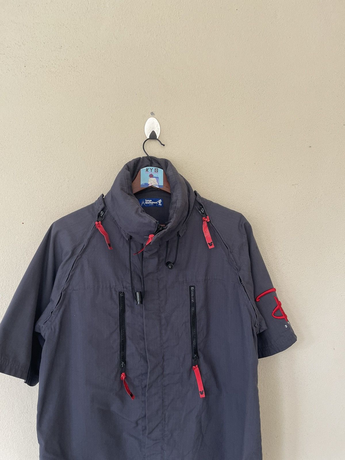 Disney × Japanese Brand × Mickey Mouse DETACHABLE TOKYO DISNEYLAND UTILITIES JACKET Size US L / EU 52-54 / 3 - 6 Thumbnail