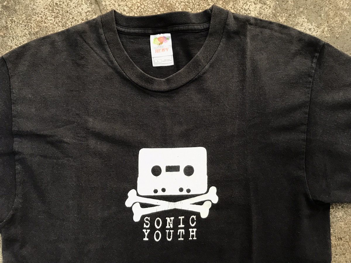 Band Tees VINTAGE OG 90’S SONIC YOUTH CASSETTE SKULL CROSSBONES TEE Size US L / EU 52-54 / 3 - 3 Thumbnail
