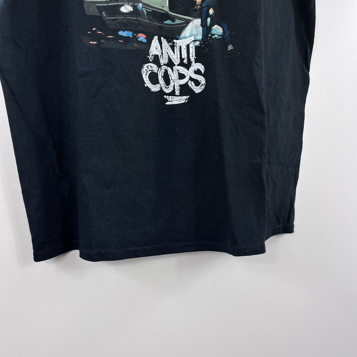 Gildan × Vintage Vintage Gildan T-Shirt “Anti Cops” Big Logo Y2K Size L Size US L / EU 52-54 / 3 - 5 Thumbnail