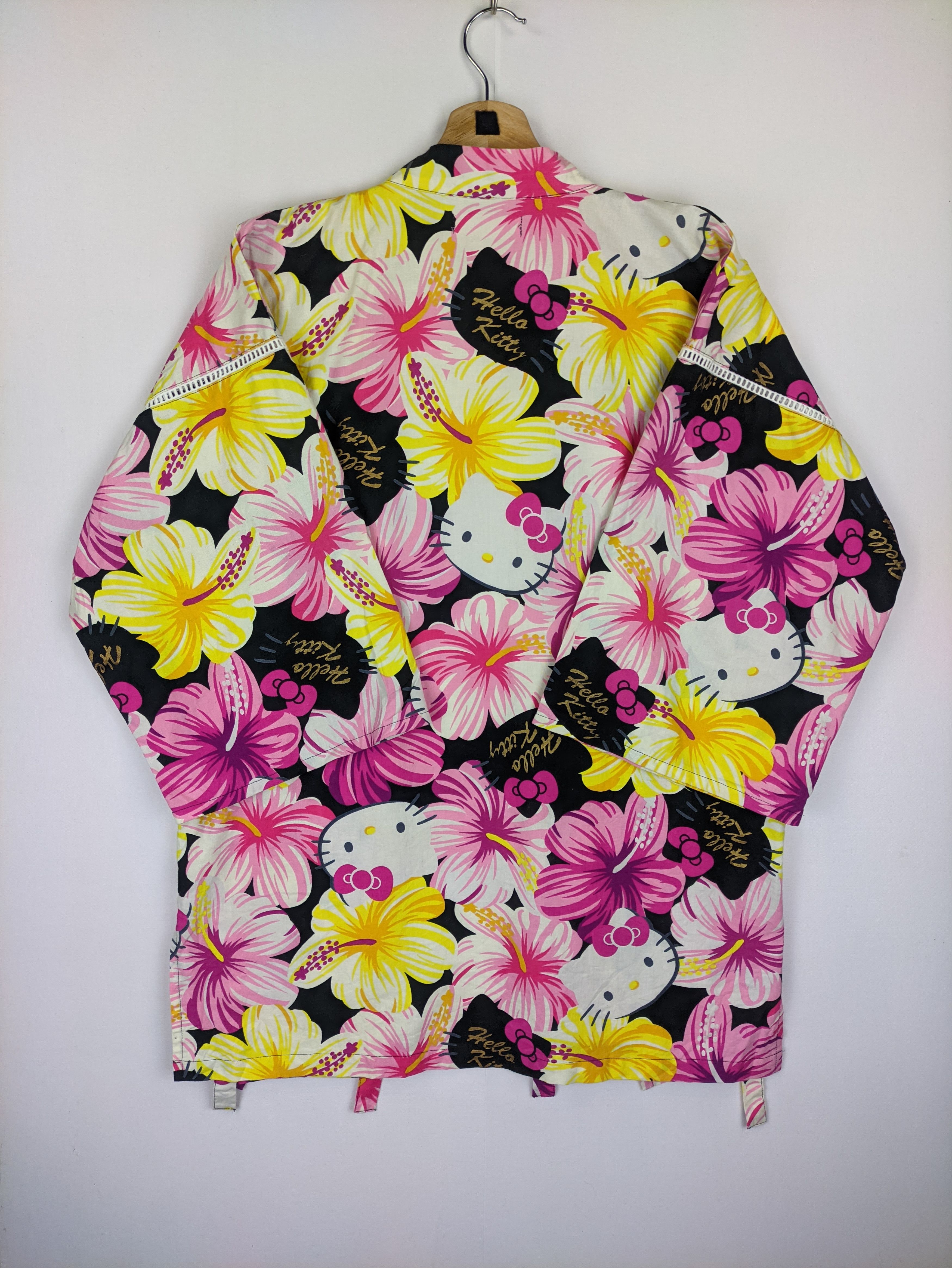 Anime Steals🔥Kimono Haori Hello Kitty Flower Anime Size M / US 6-8 / IT 42-44 - 10 Thumbnail