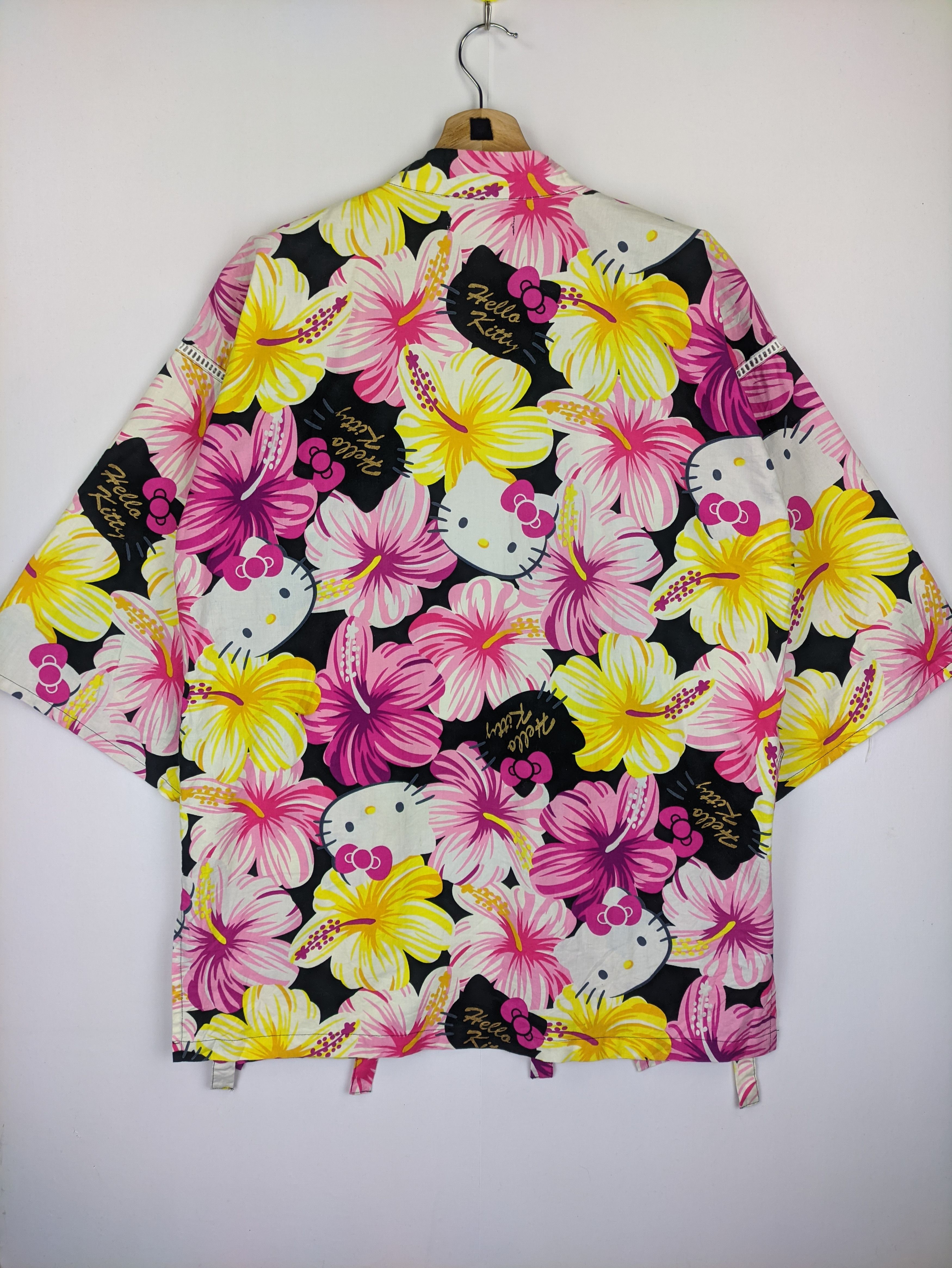Anime Steals🔥Kimono Haori Hello Kitty Flower Anime Size M / US 6-8 / IT 42-44 - 2 Thumbnail