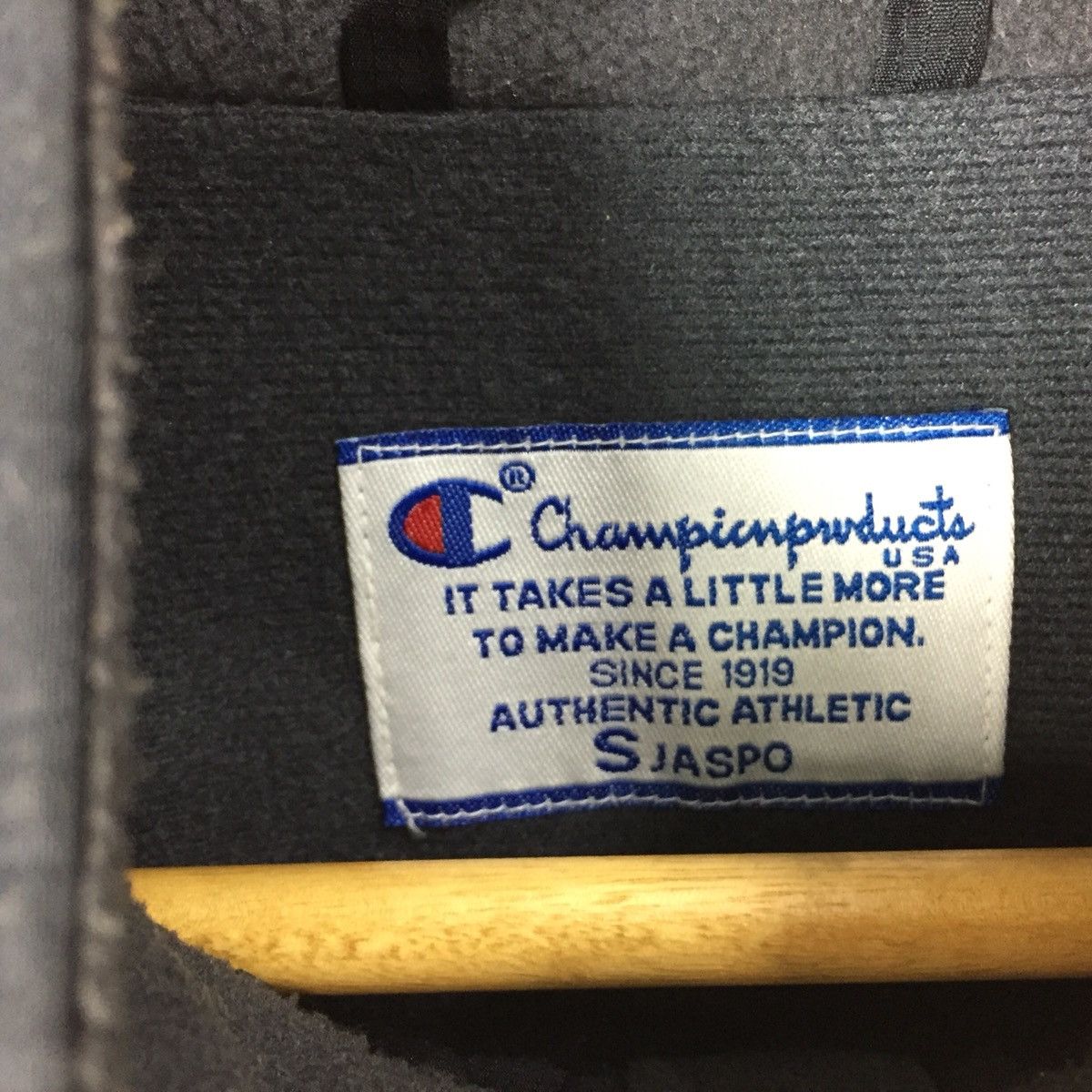 Champion Vintage Champion sweater windbreaker casual jumper pullover Size US S / EU 44-46 / 1 - 2 Thumbnail
