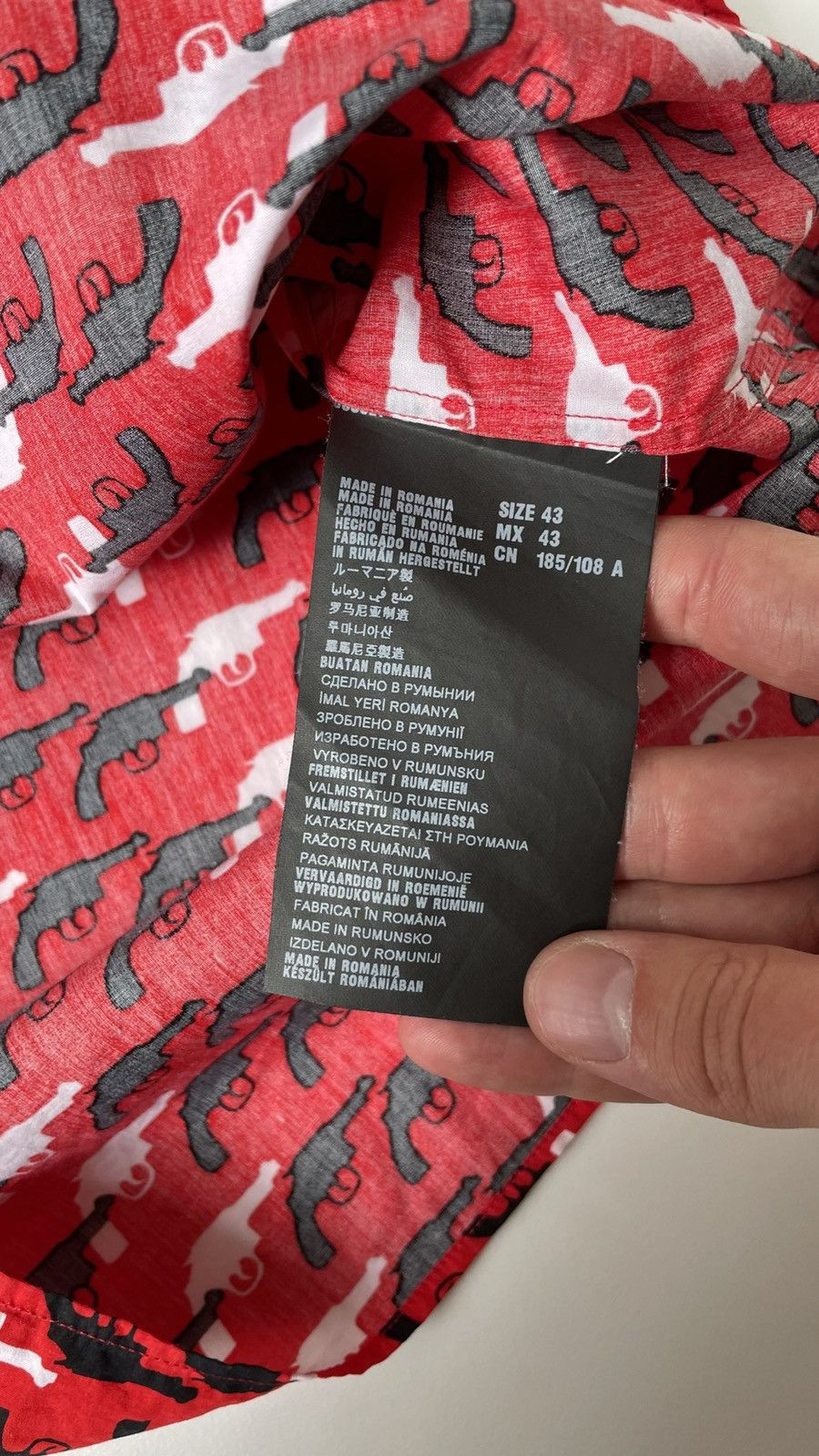 Prada A/W 13 ‘Gun’ Print Short Sleeve Shirt Size US M / EU 48-50 / 2 - 6 Thumbnail