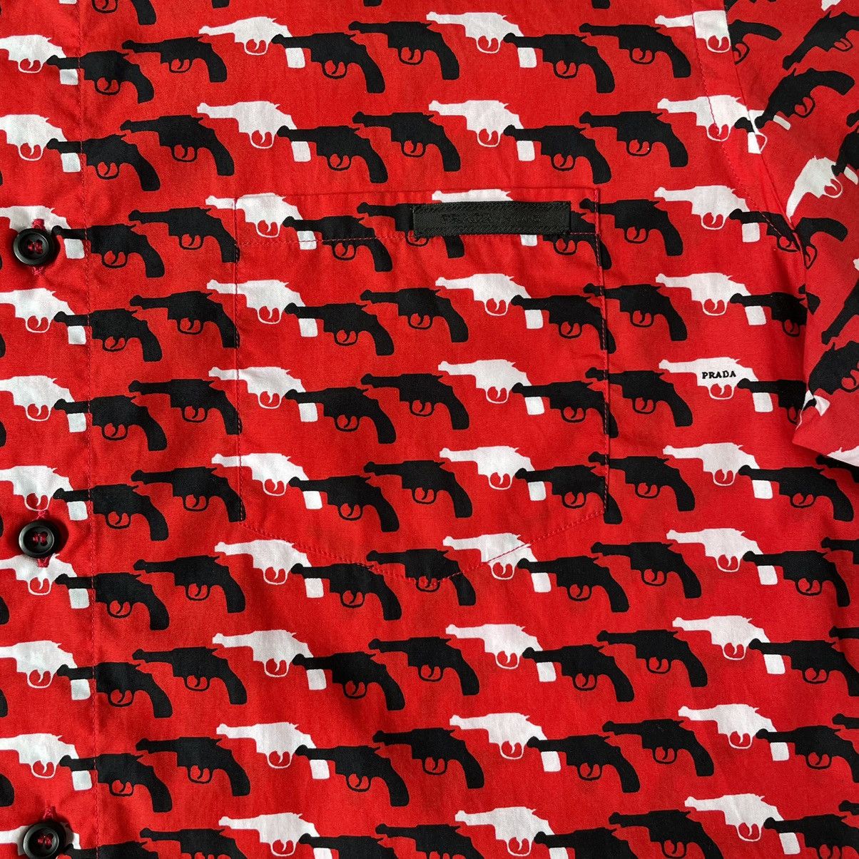 Prada A/W 13 ‘Gun’ Print Short Sleeve Shirt Size US M / EU 48-50 / 2 - 5 Thumbnail