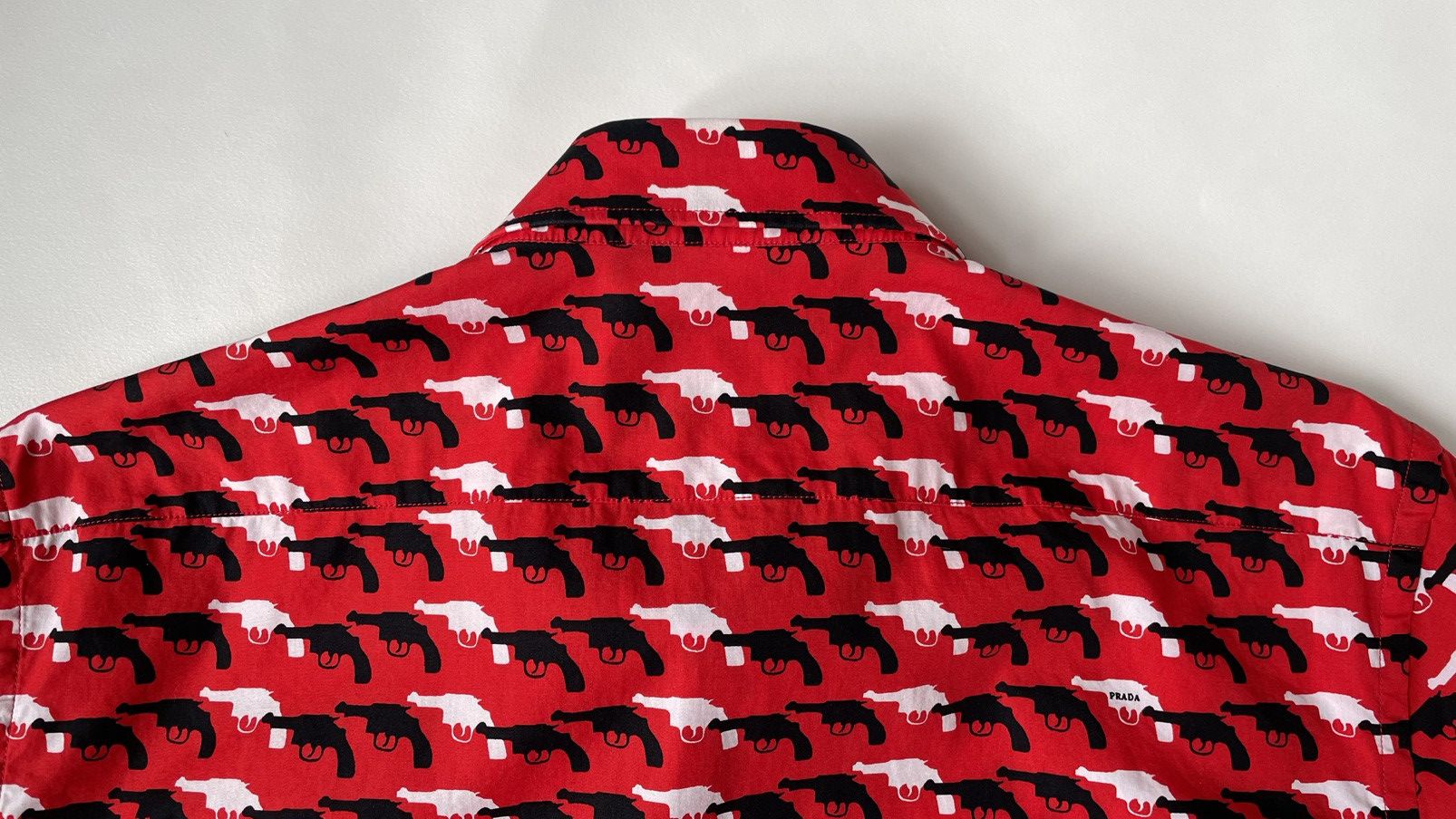 Prada A/W 13 ‘Gun’ Print Short Sleeve Shirt Size US M / EU 48-50 / 2 - 10 Thumbnail