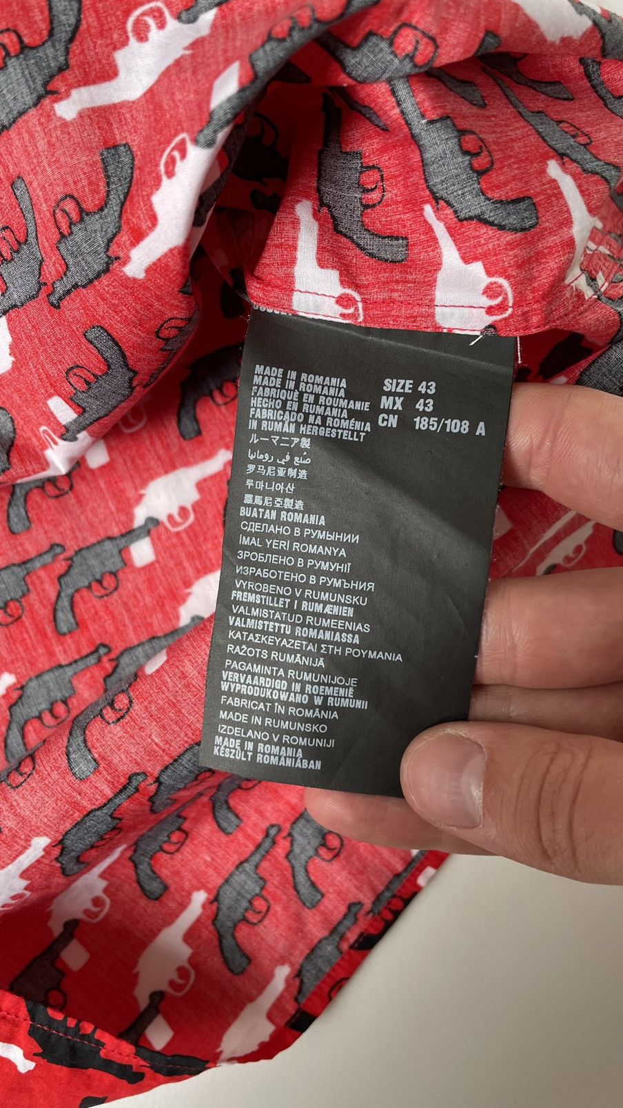 Prada A/W 13 ‘Gun’ Print Short Sleeve Shirt Size US M / EU 48-50 / 2 - 7 Thumbnail